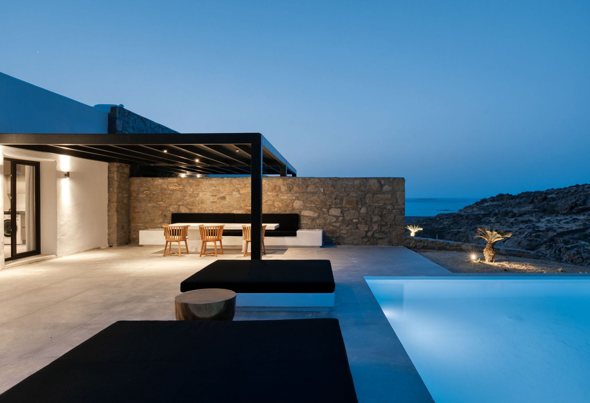 Ftelia Black Villa 4