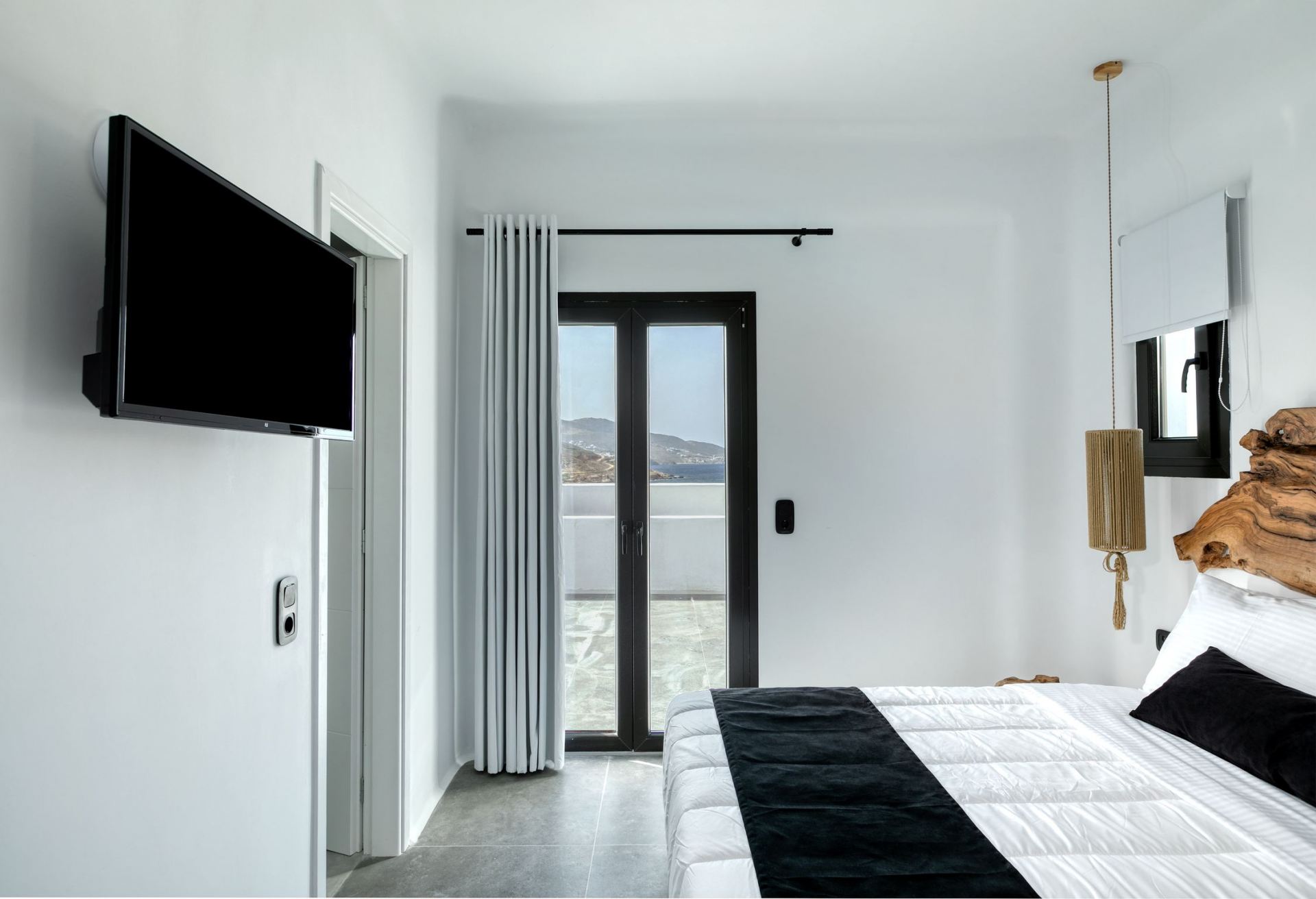 Ftelia Black Villa 4