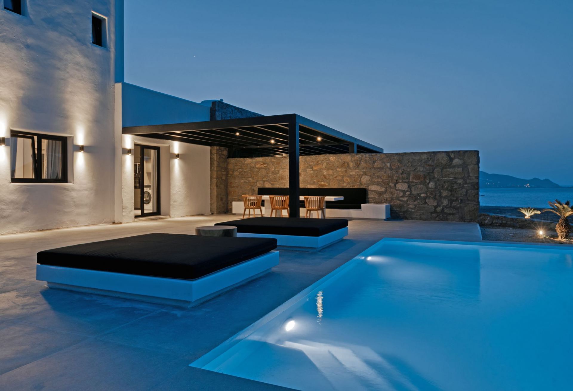 Ftelia Black Villa 4