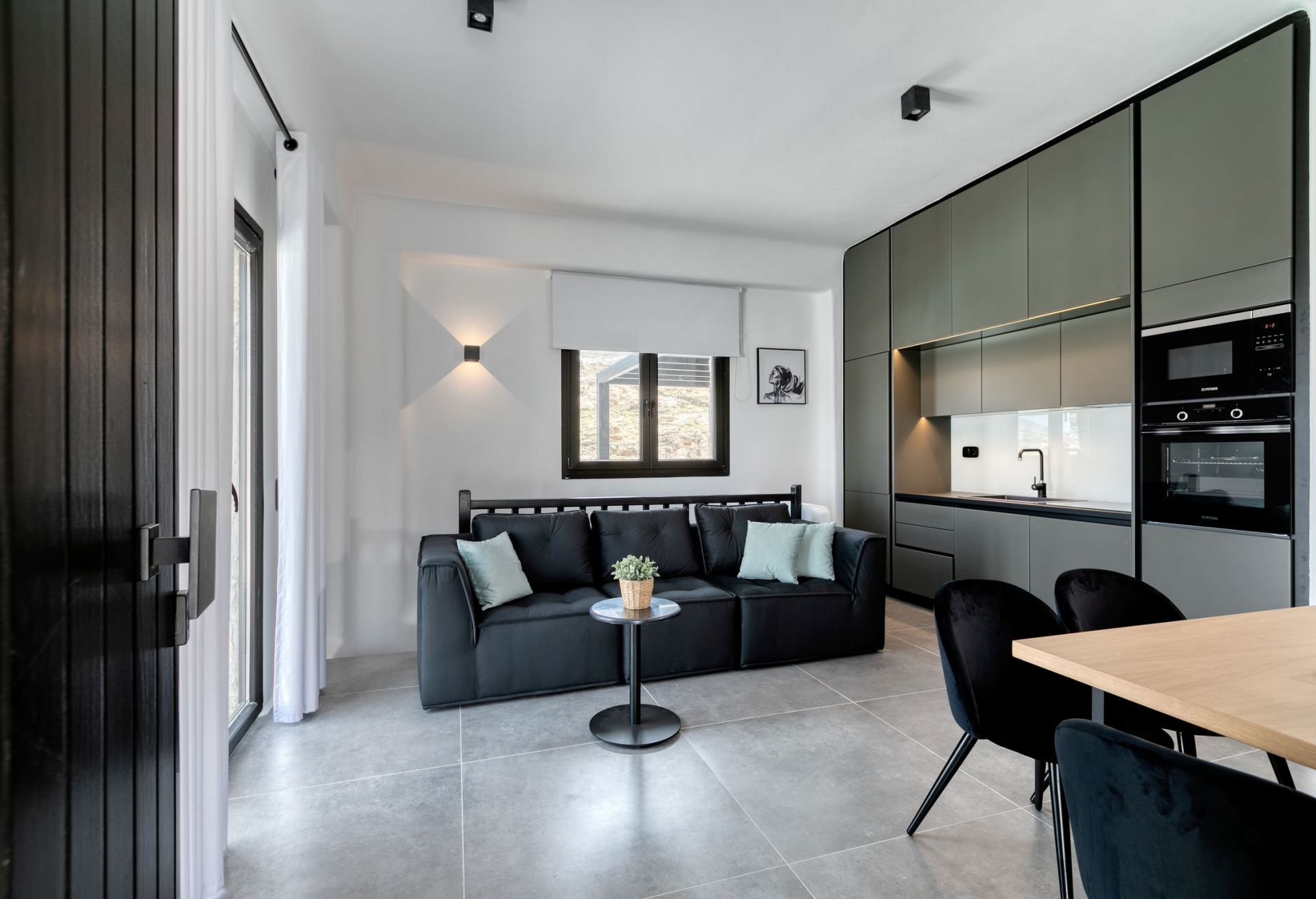 Ftelia Black Villa 3