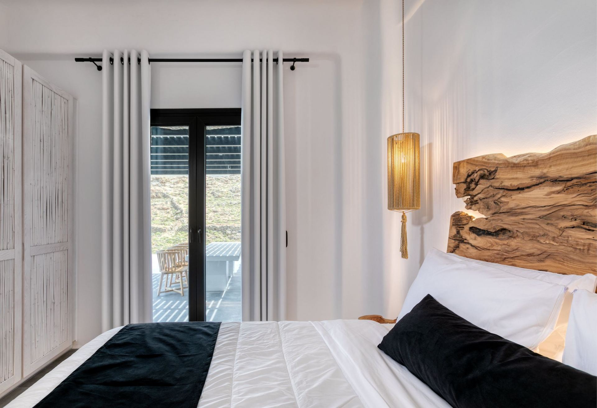 Ftelia Black Villa 3