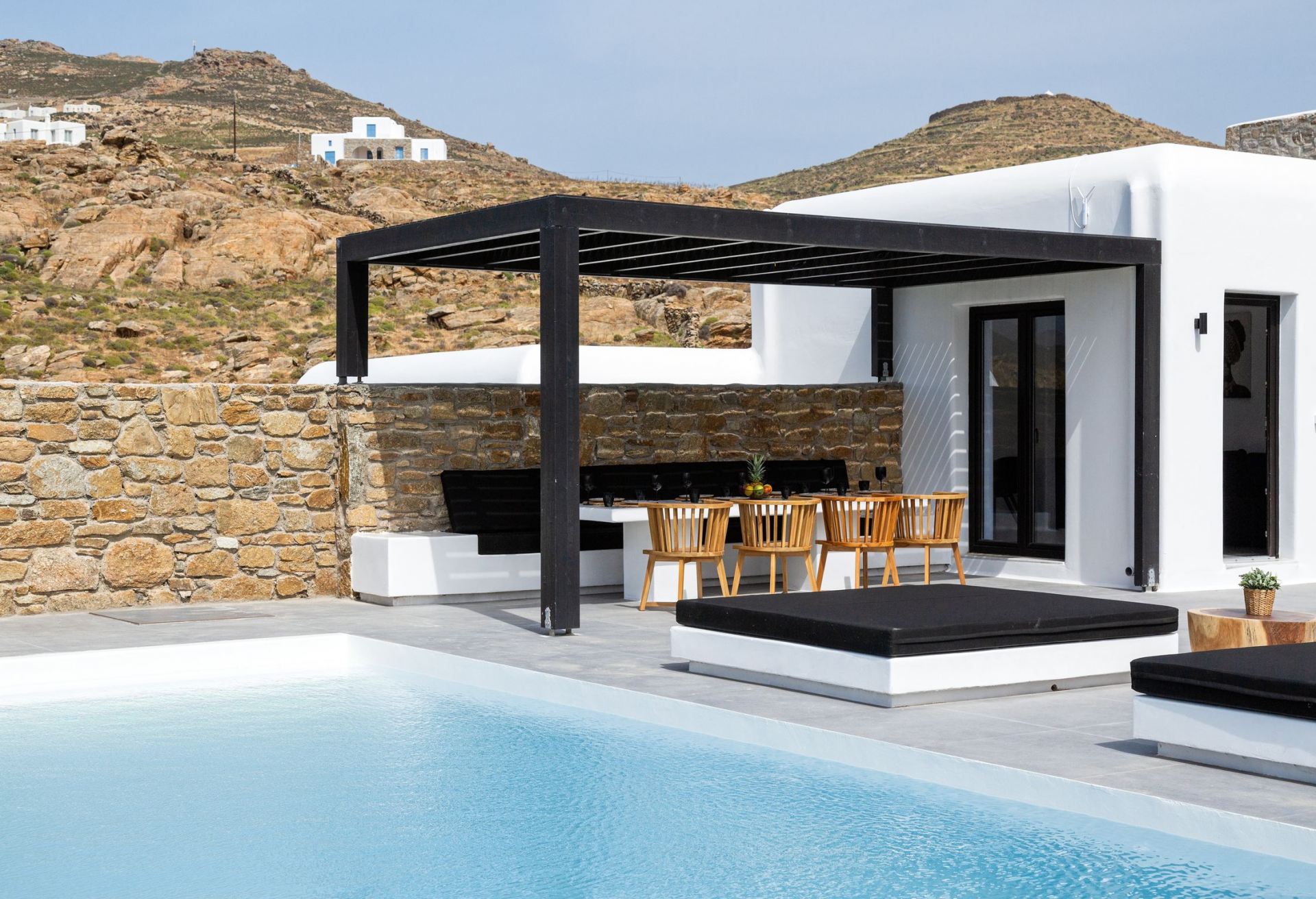 Ftelia Black Villas