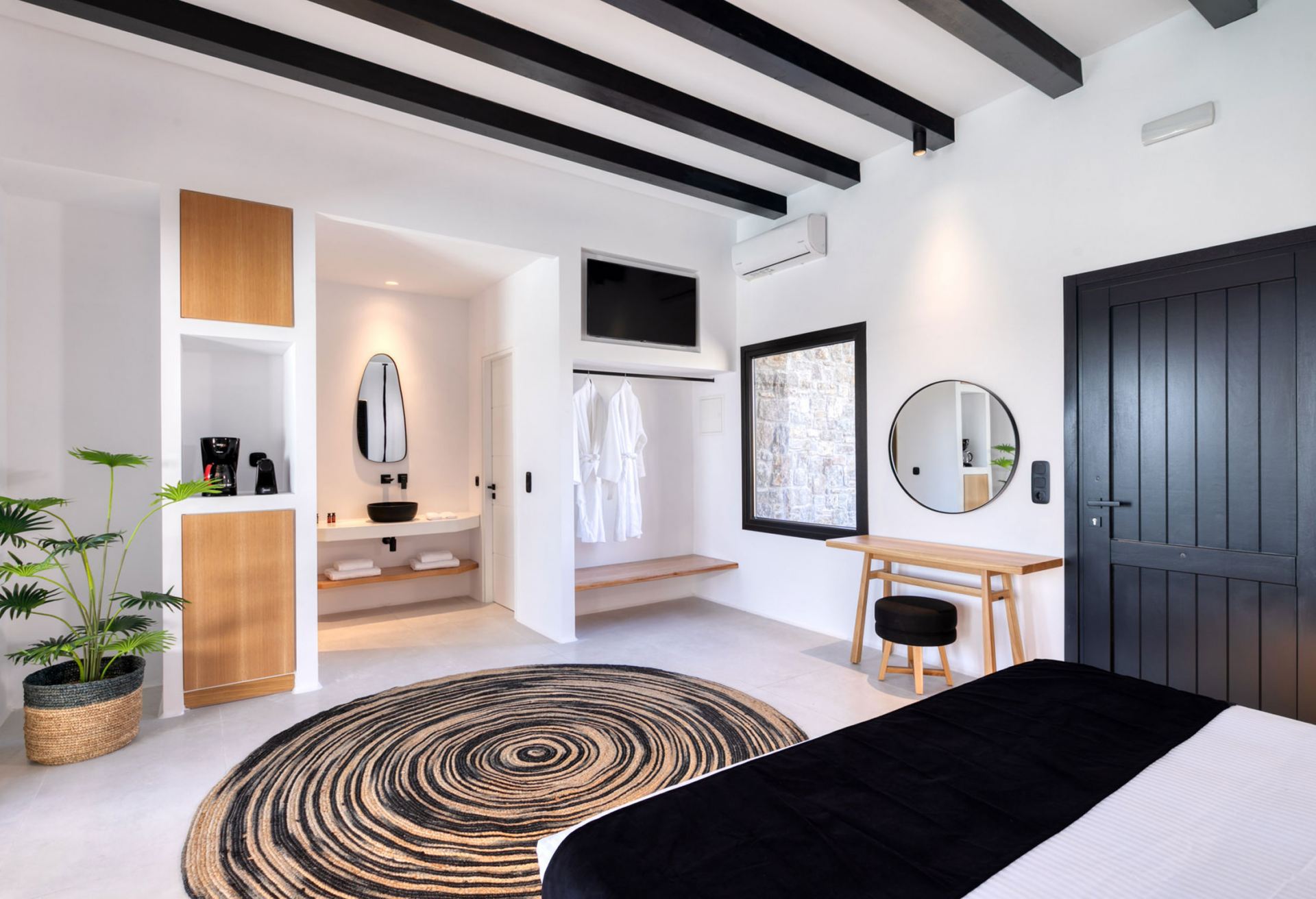 Agrari Black Junior Suite