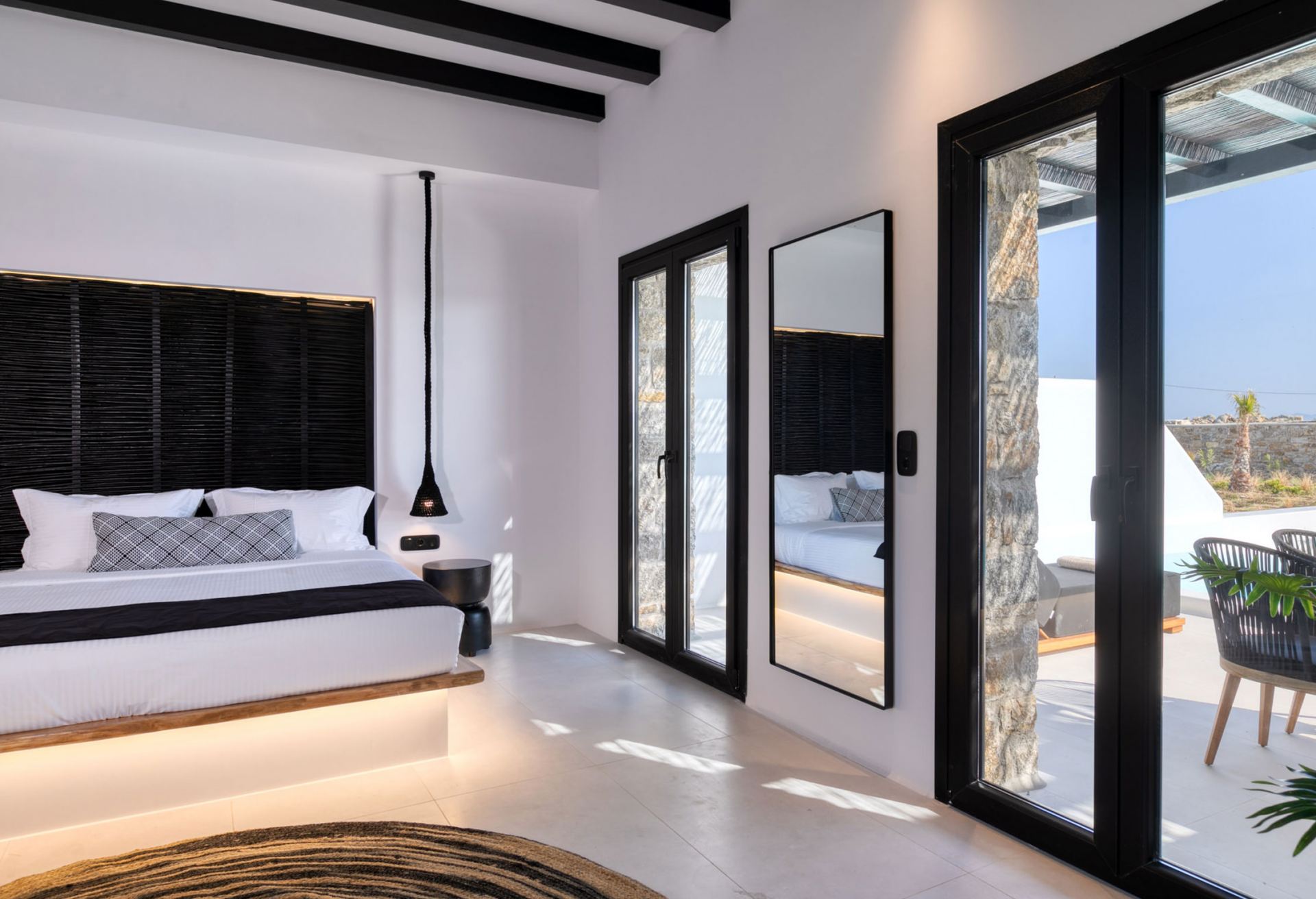 Agrari Black Junior Suite