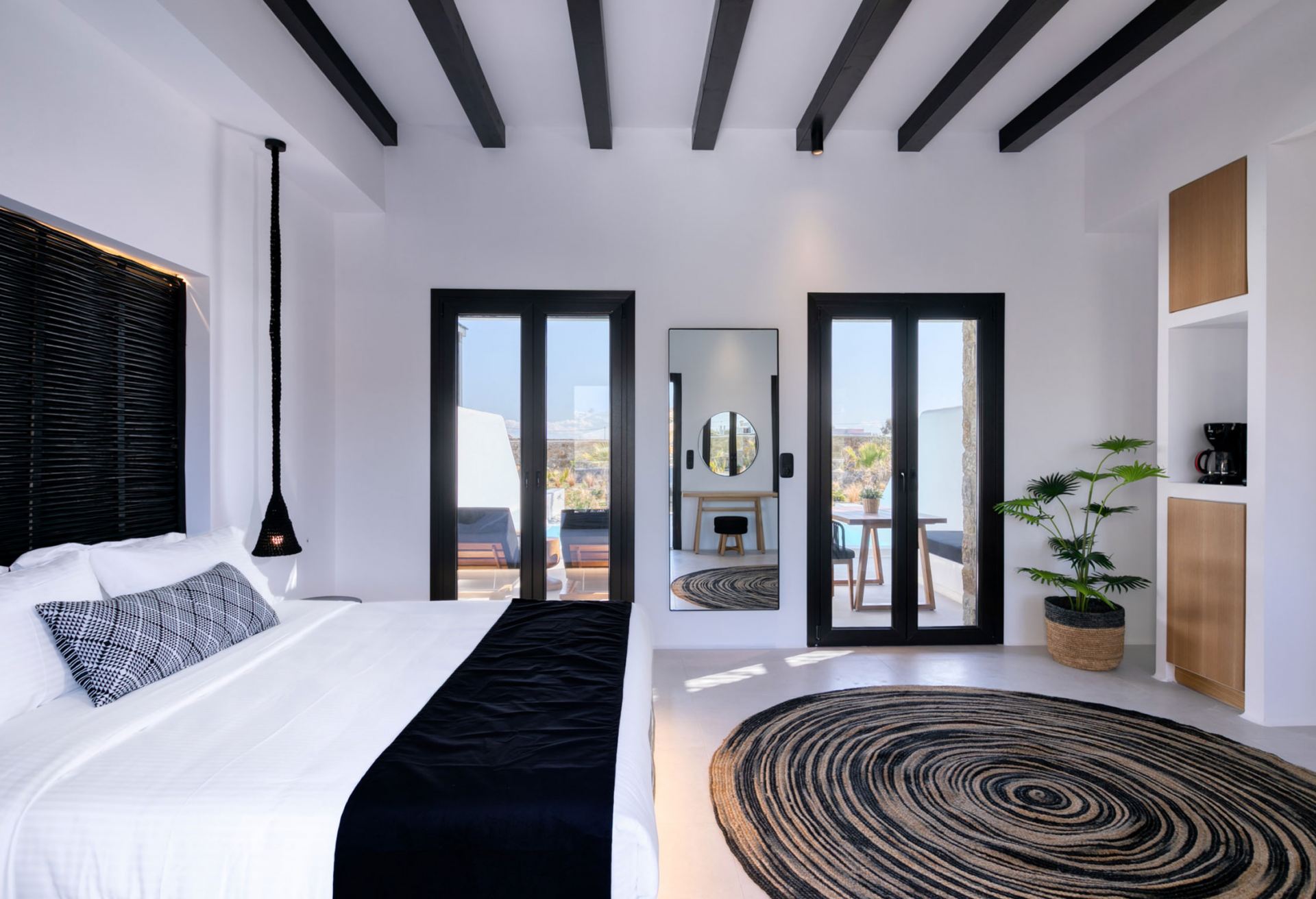 Agrari Black Junior Suite