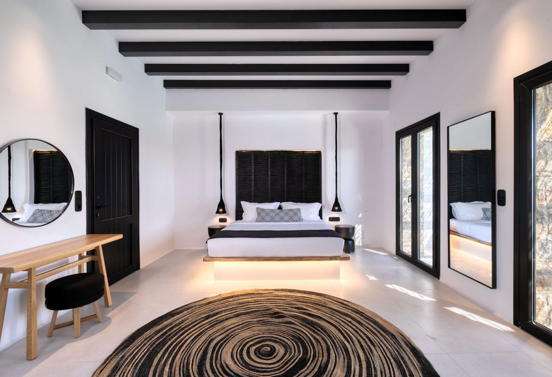 Agrari Black Junior Suite