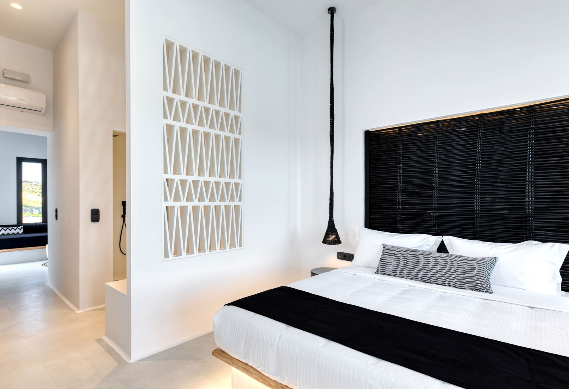 Agrari Black Deluxe Suite