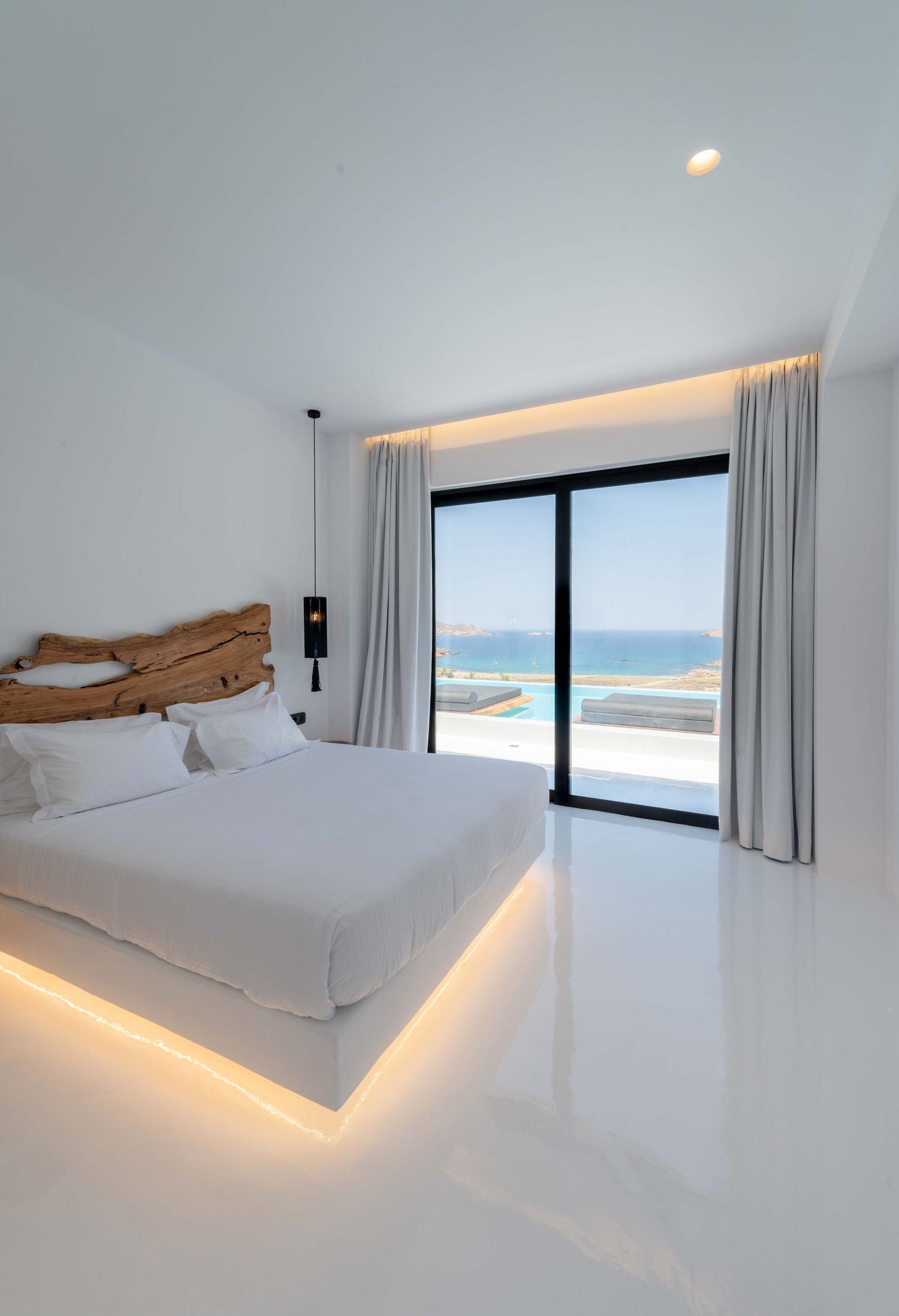 Mega Mansion Mykonos 1