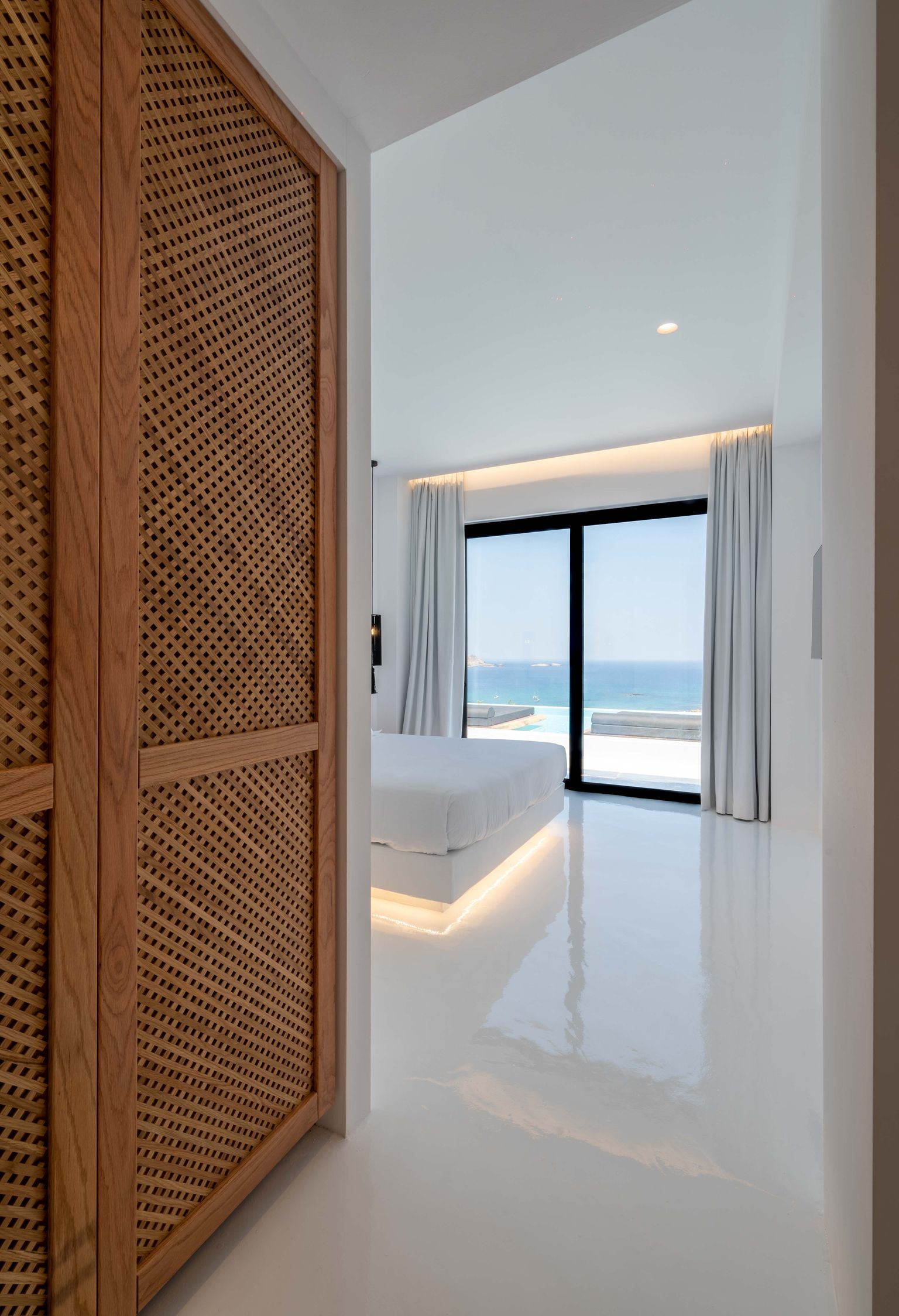 Mega Mansion Mykonos 1