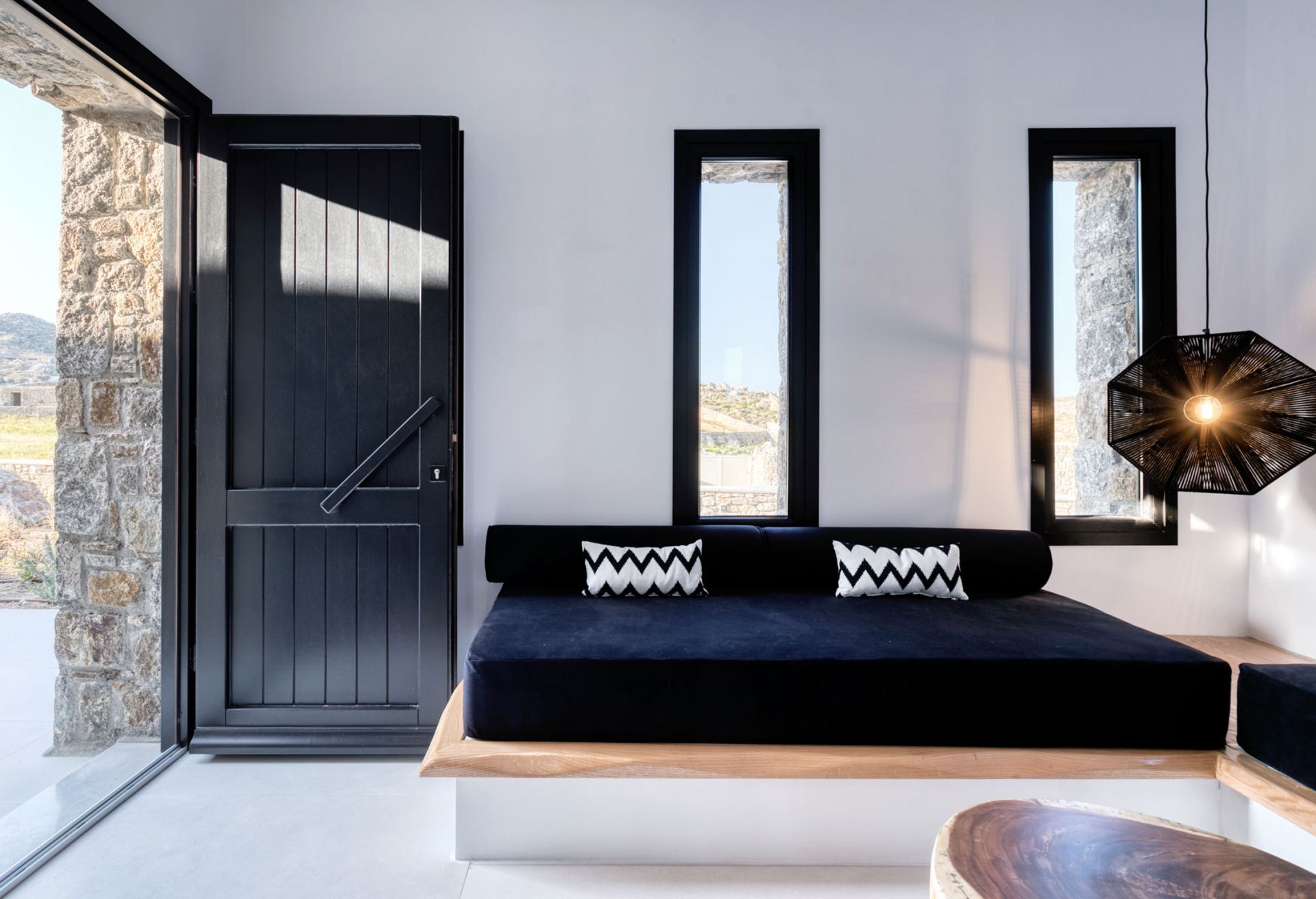 Agrari Black Deluxe Suite