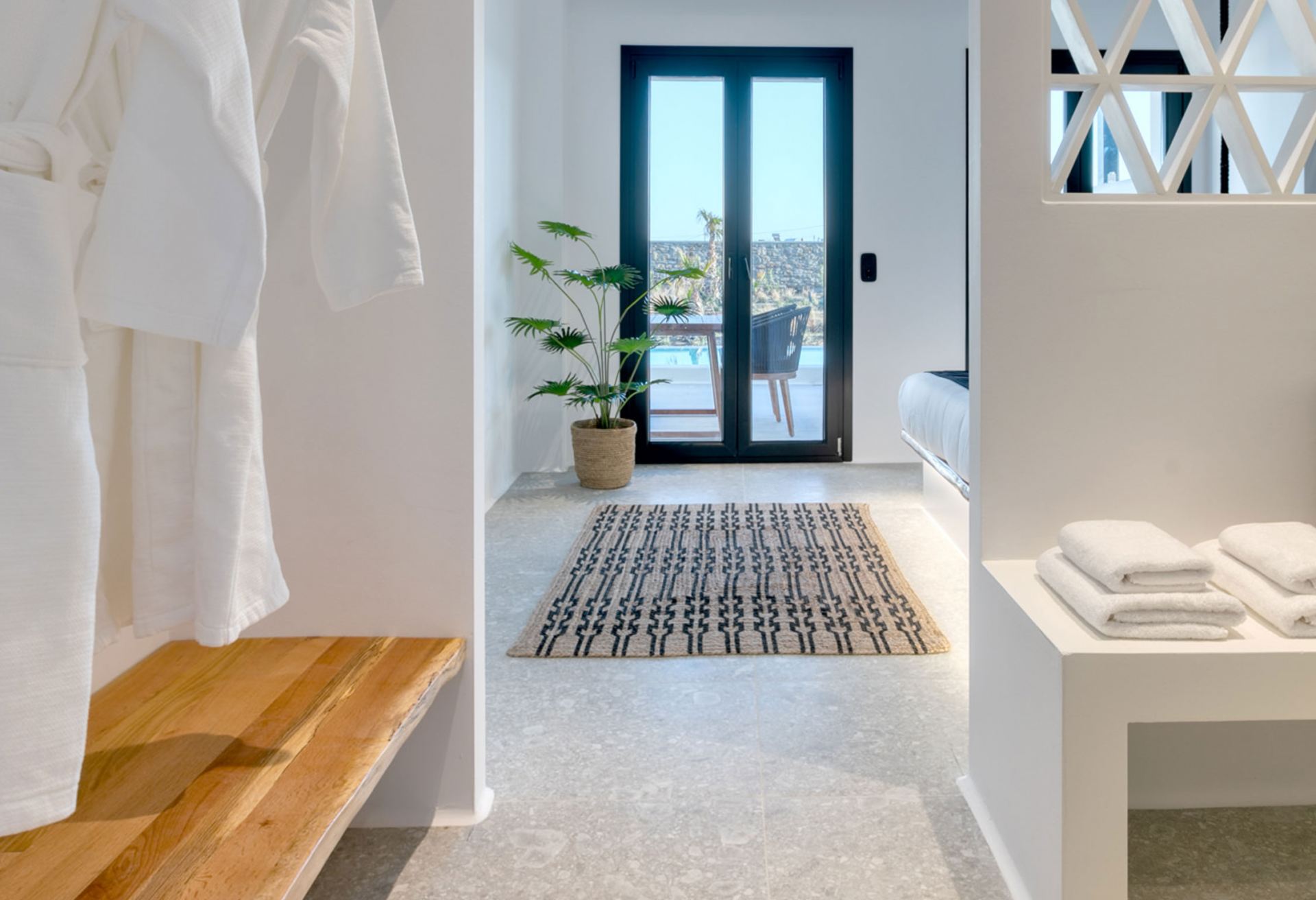 Agrari Black Deluxe Suite