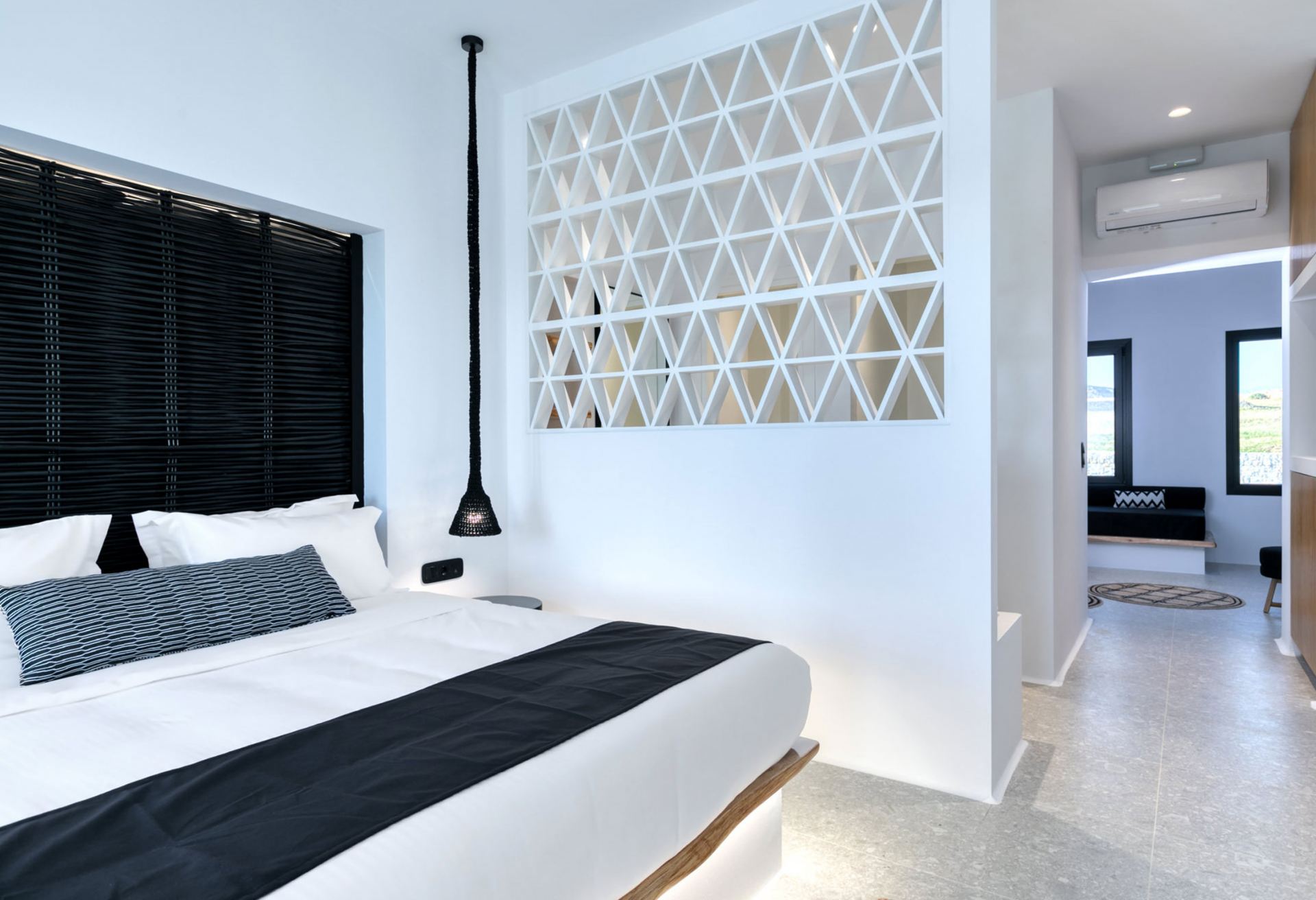 Agrari Black Deluxe Suite