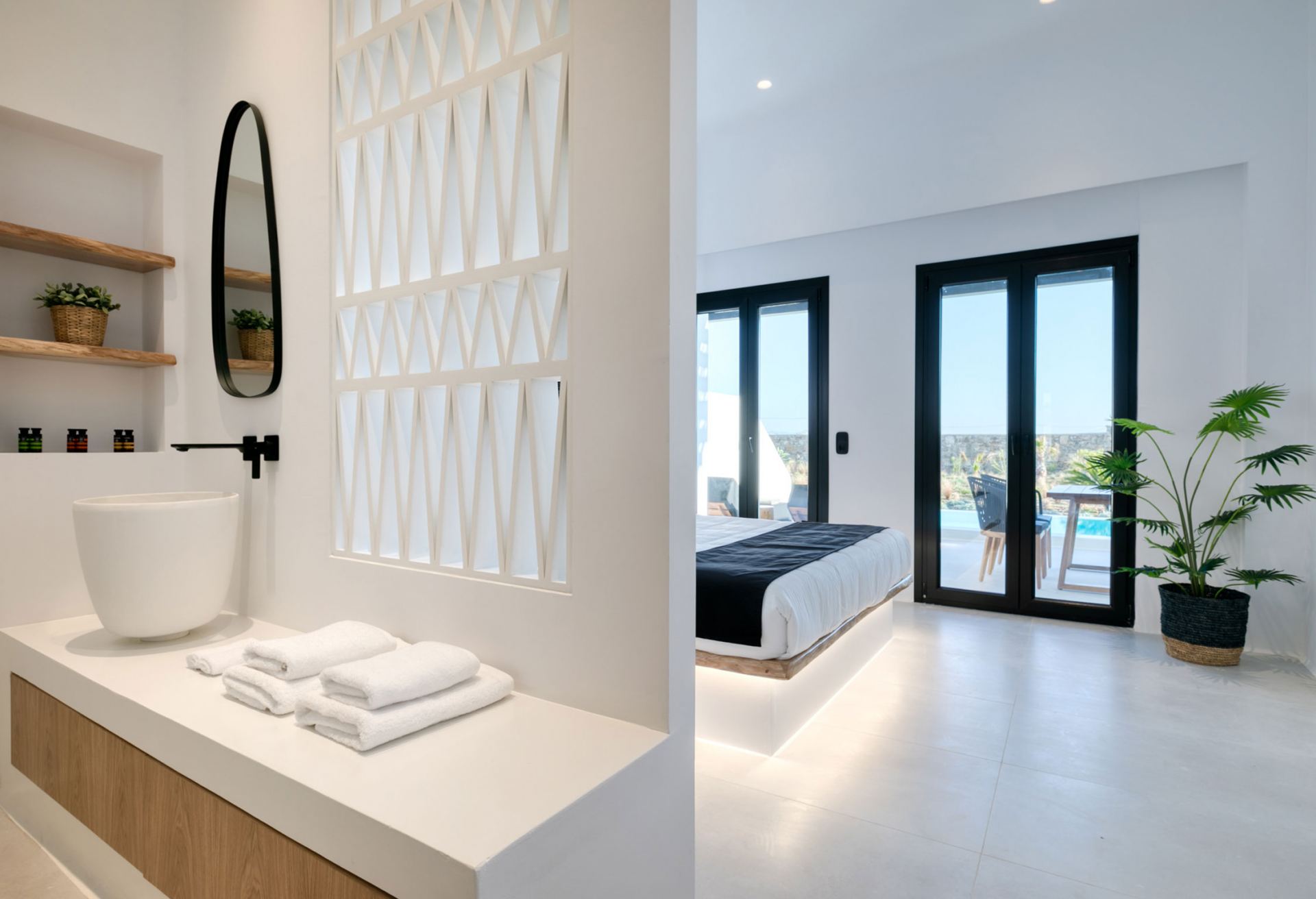 Agrari Black Deluxe Suite