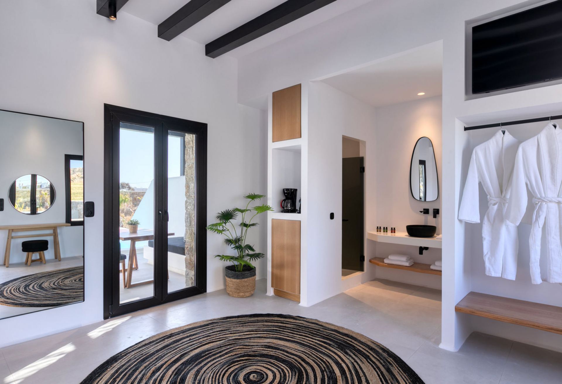 Agrari Black Junior Suite