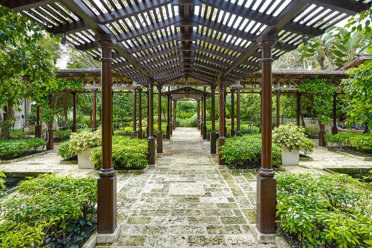 Sandy Lane - Laughing Waters