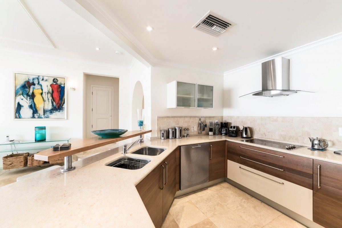 Schooner Bay 303, Penthouse