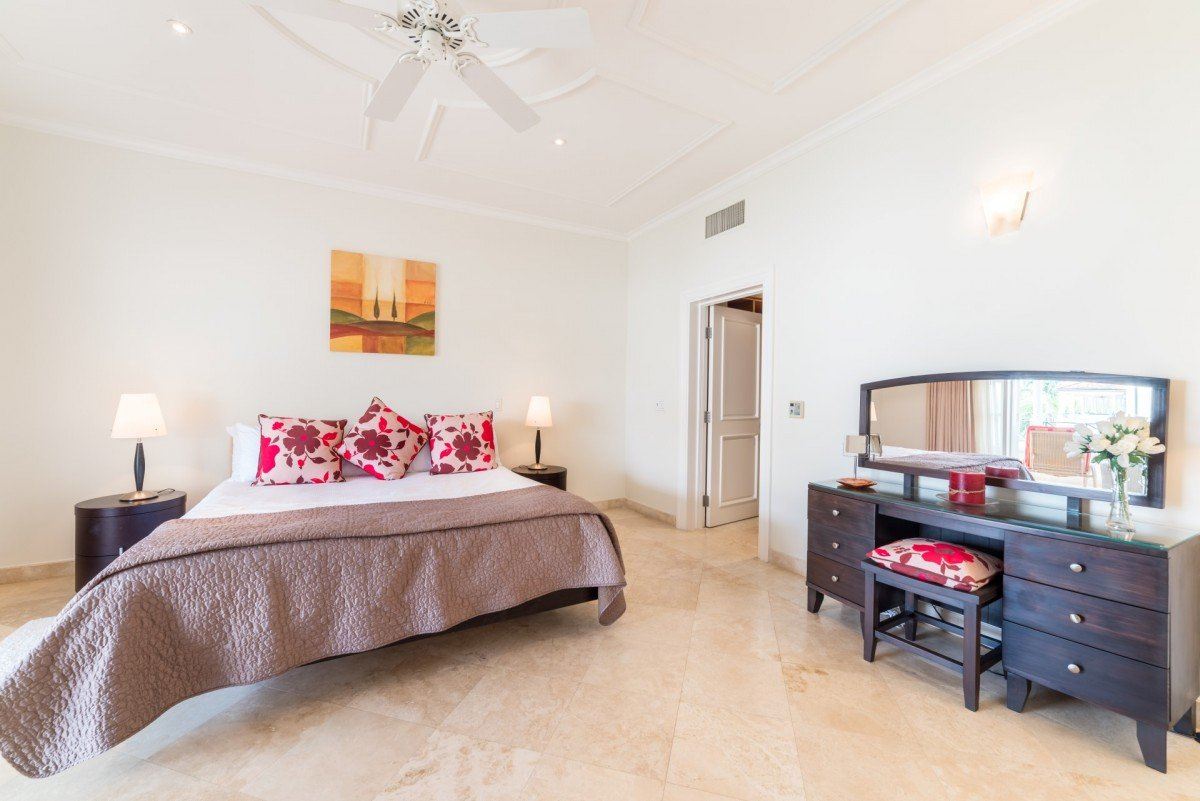 Schooner Bay 303, Penthouse