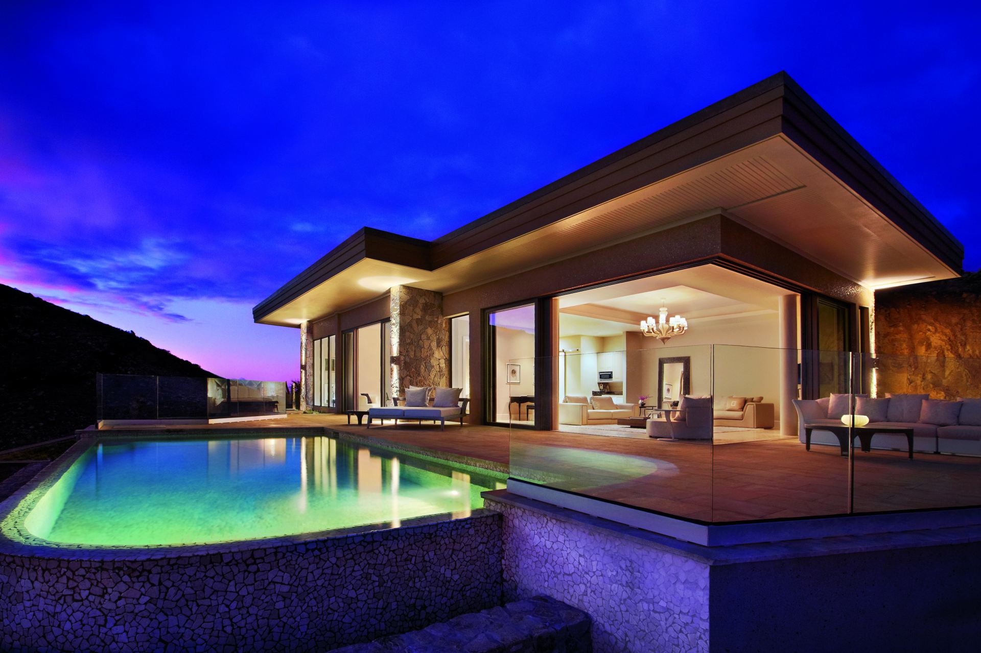 Cliff Penthouse Suite