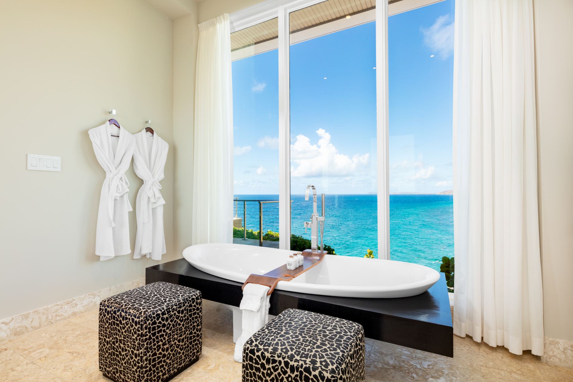 Cliff Penthouse Suite