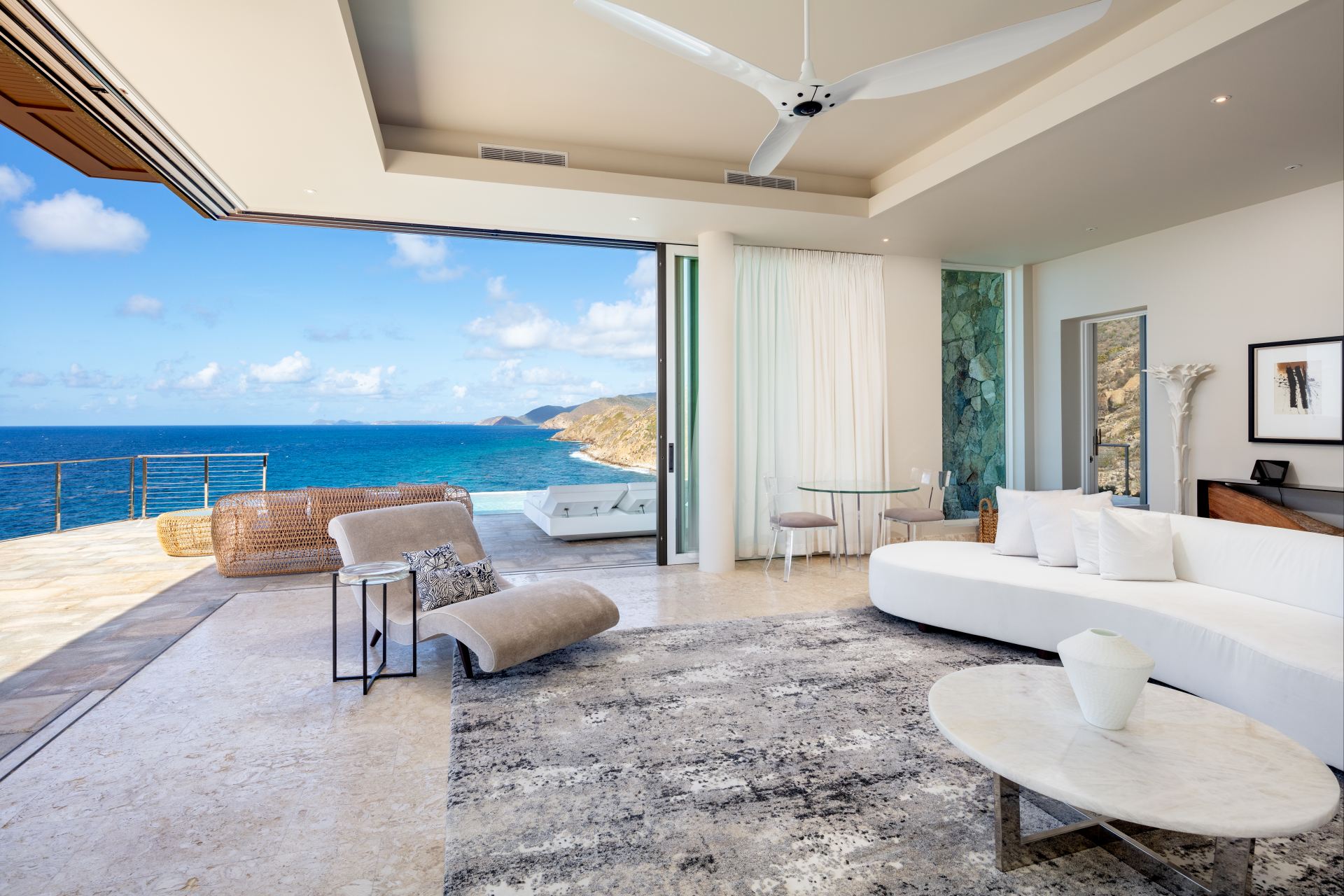 Cliff Penthouse Suite