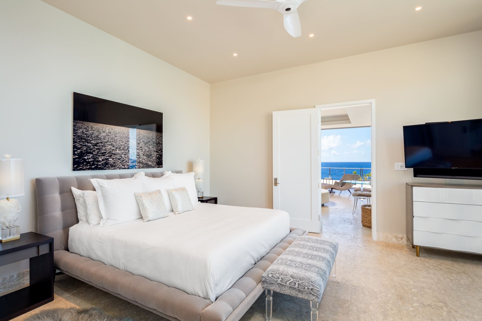 Cliff Penthouse Suite