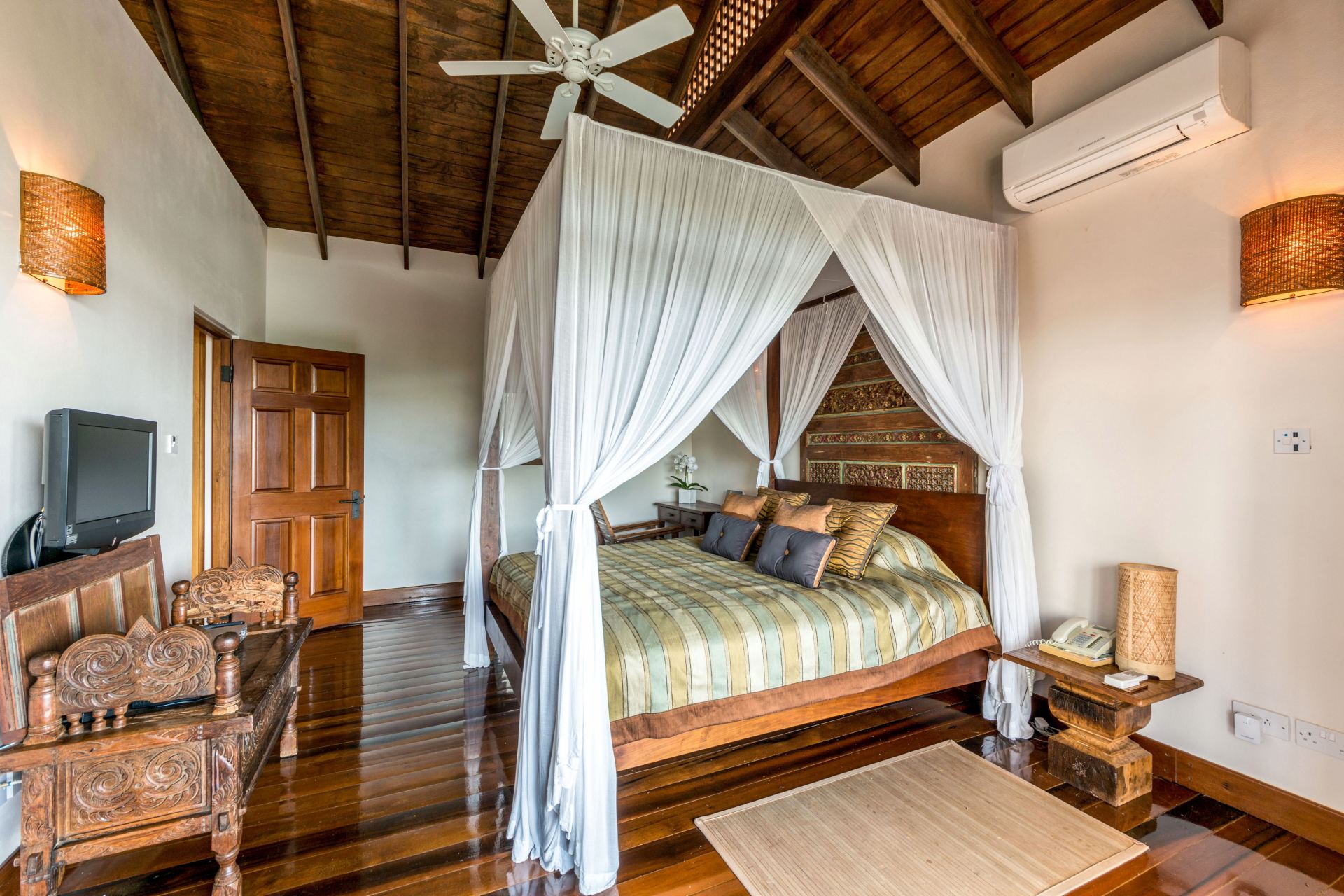 The Pool House Villa