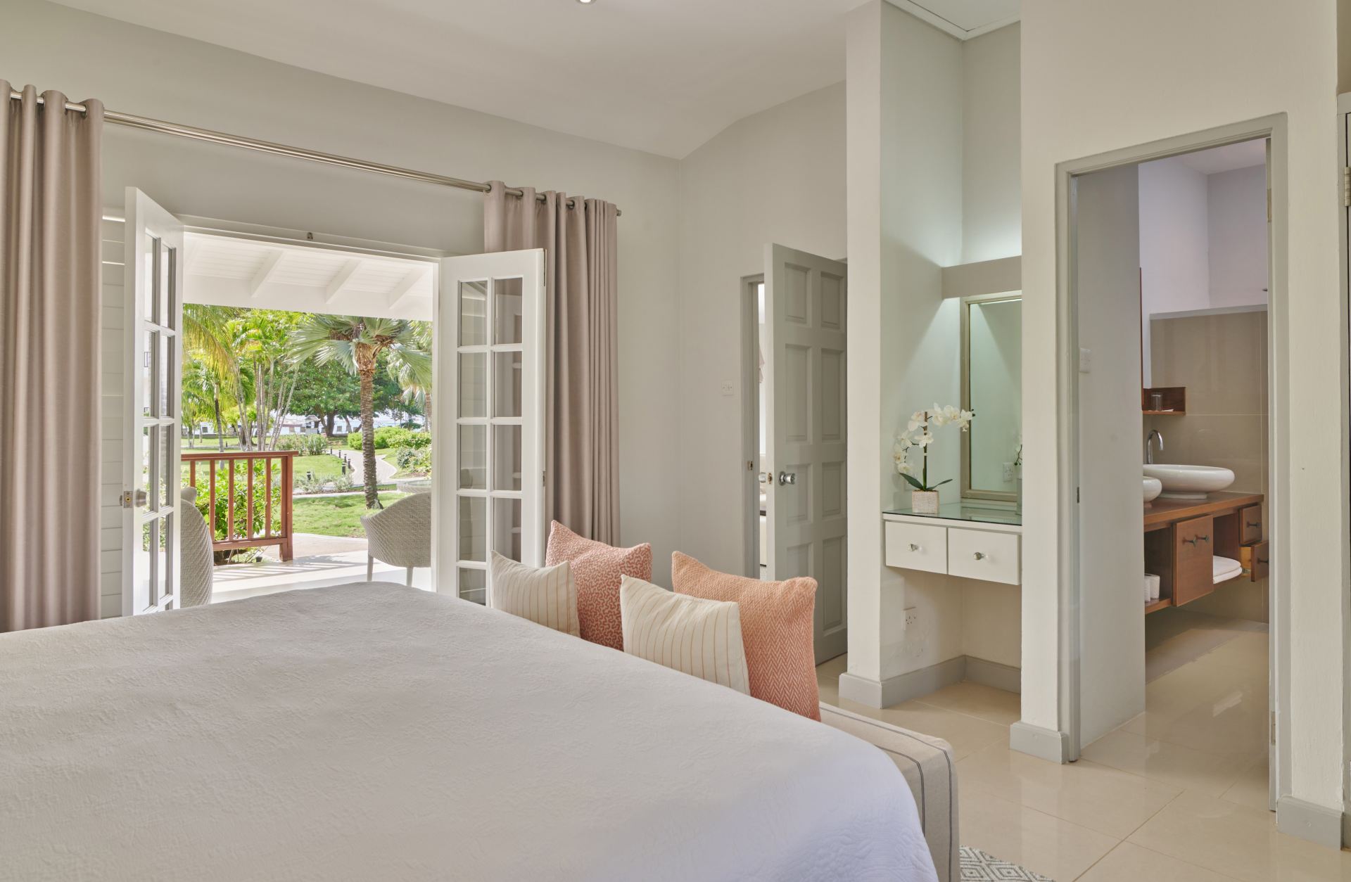 Deluxe Suite - 2 bedrooms