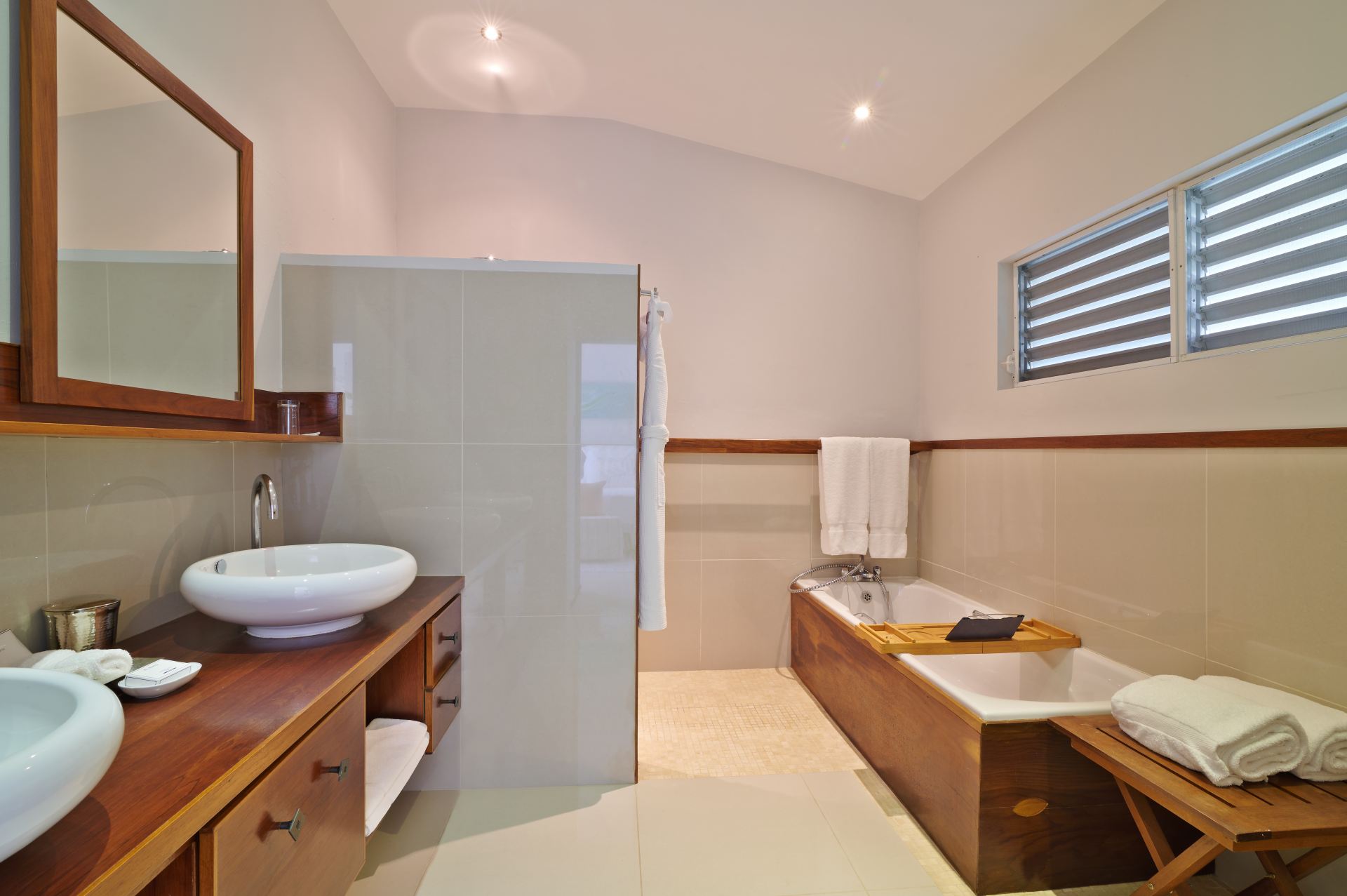 Deluxe Suite - 2 bedrooms