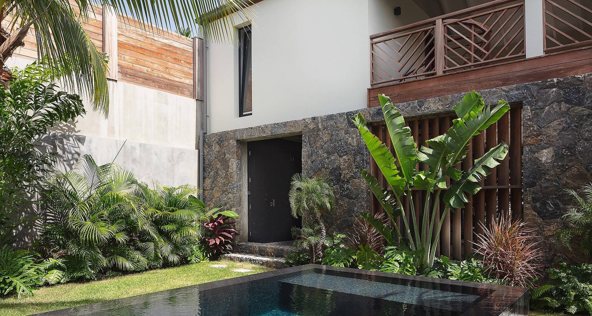 Villa Excuse My French