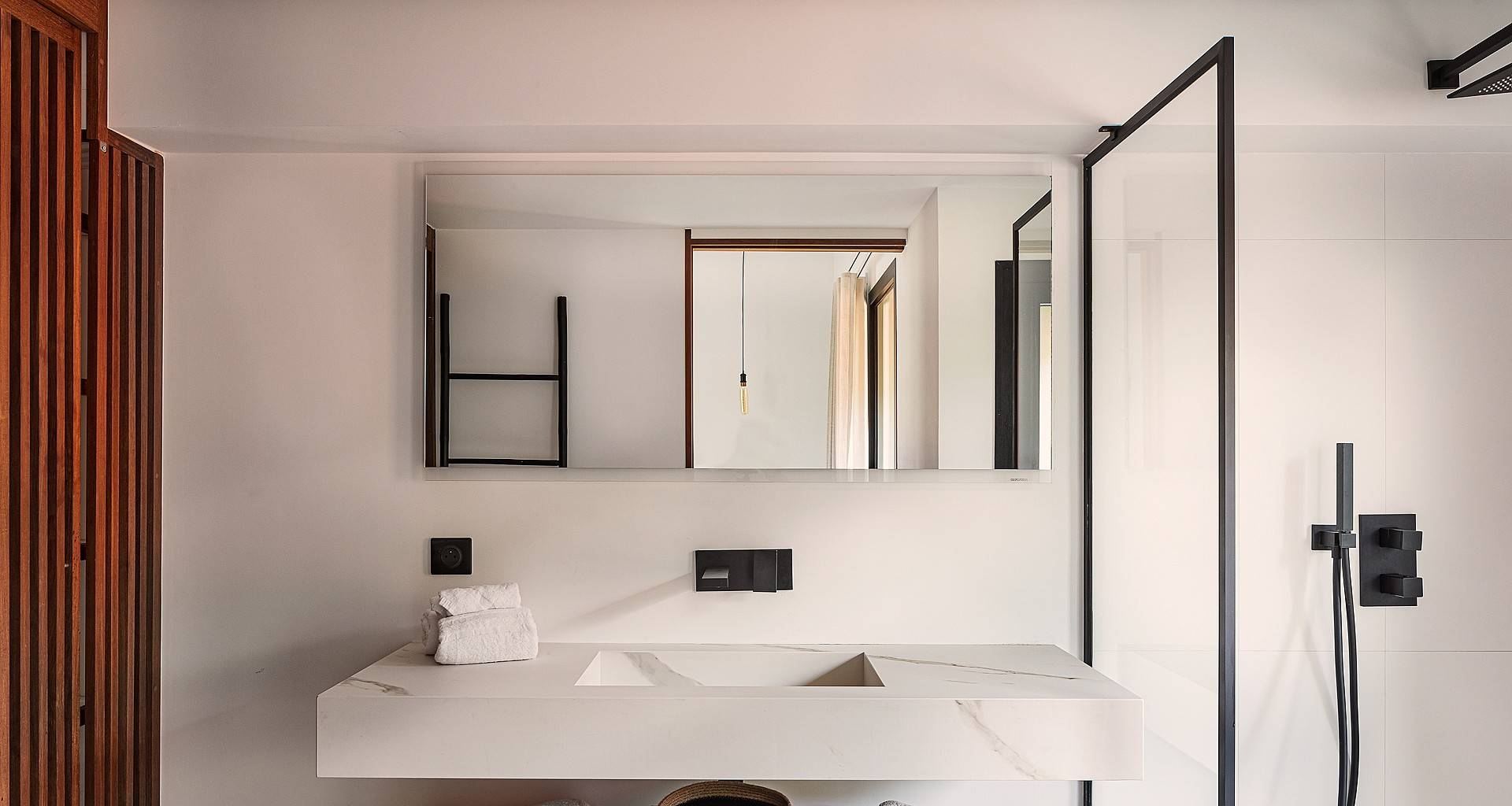 Villa Excuse My French