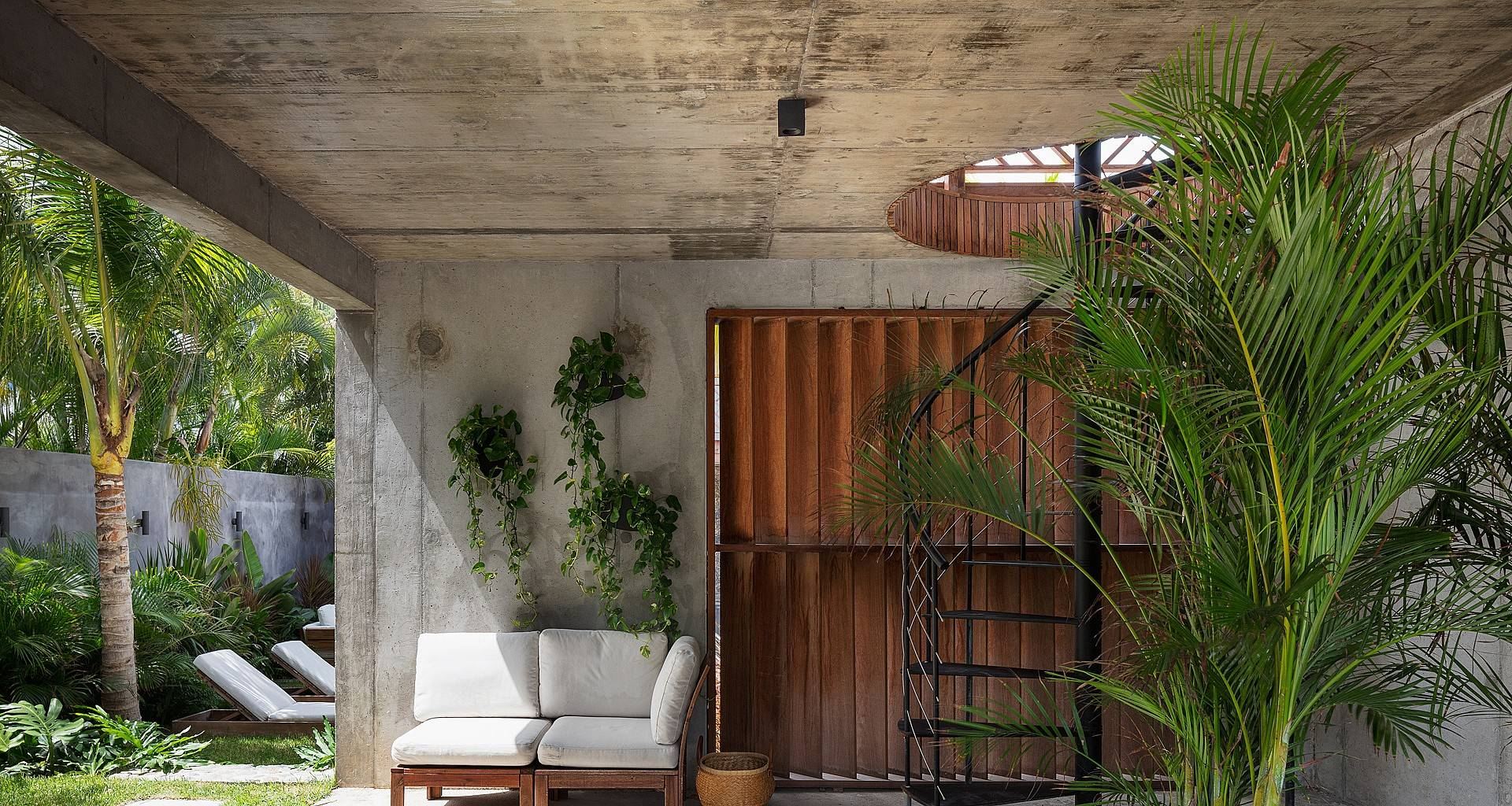 Villa Excuse My French