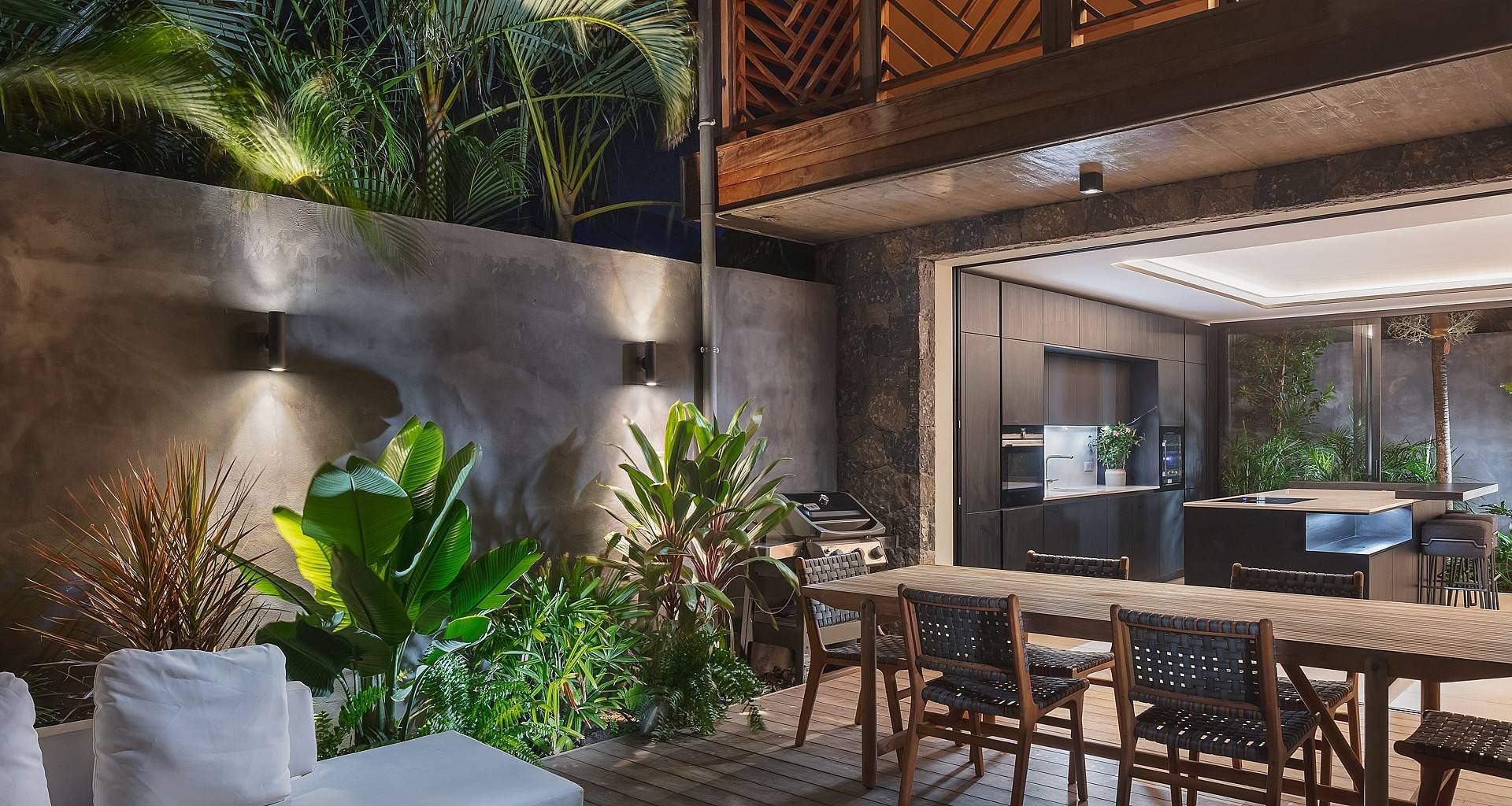 Villa Excuse My French