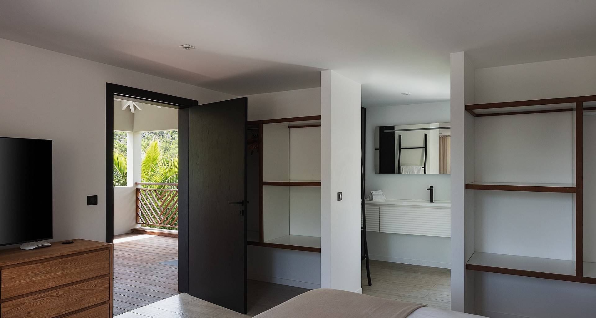 Villa Excuse My French