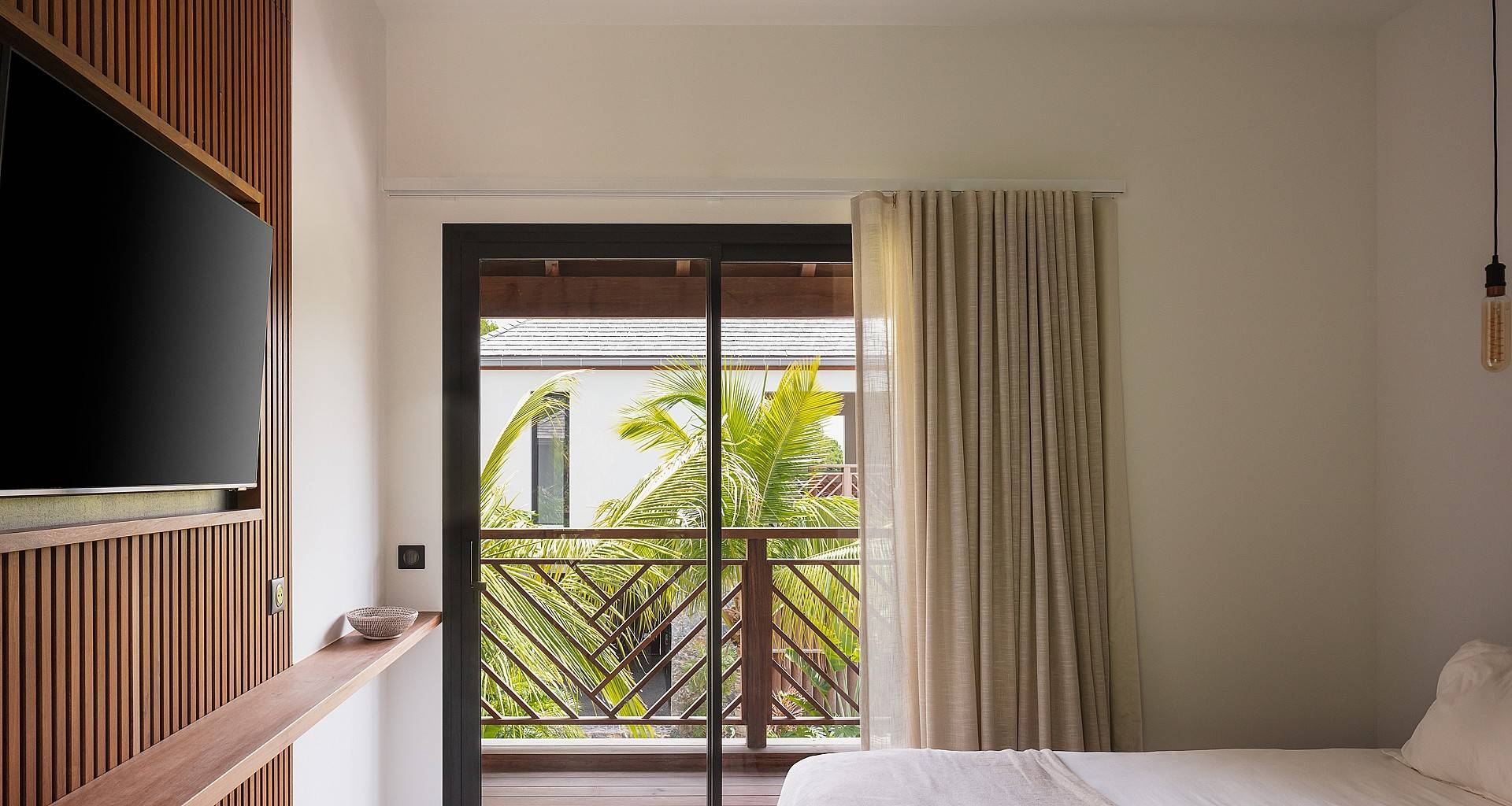 Villa Excuse My French