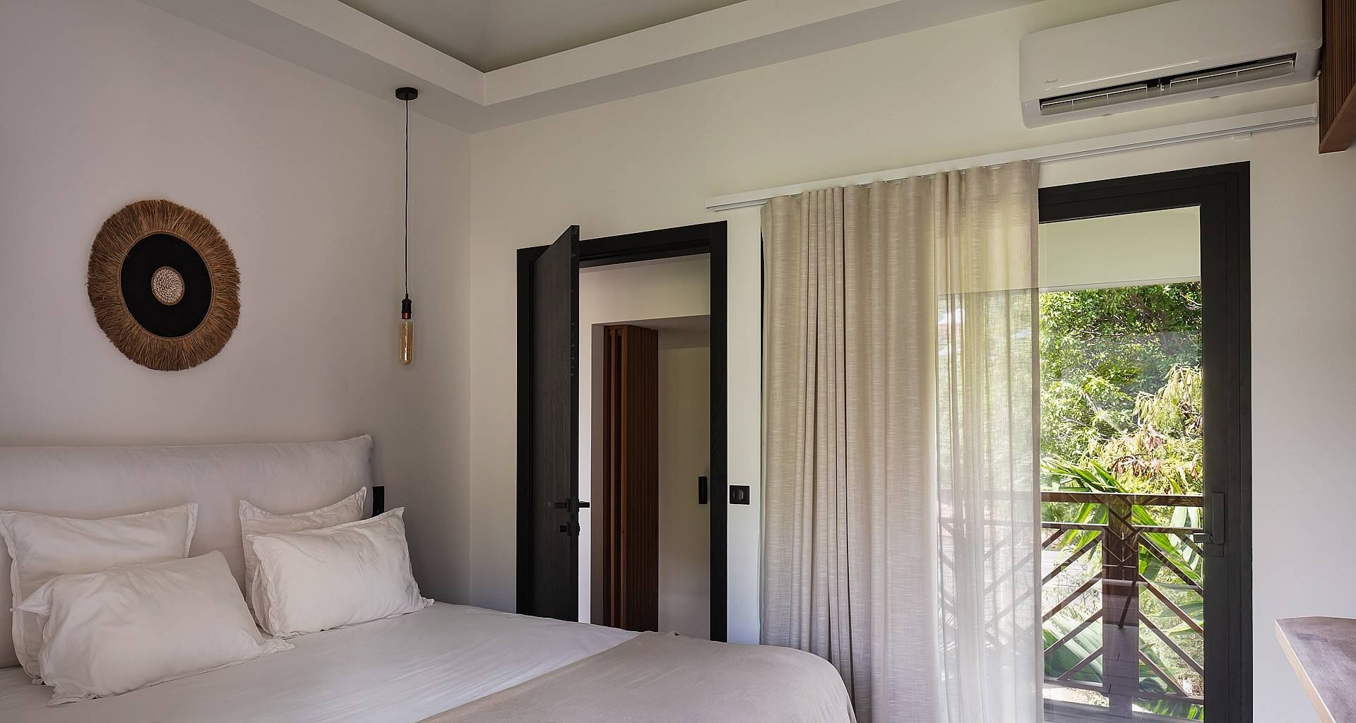 Villa Excuse My French