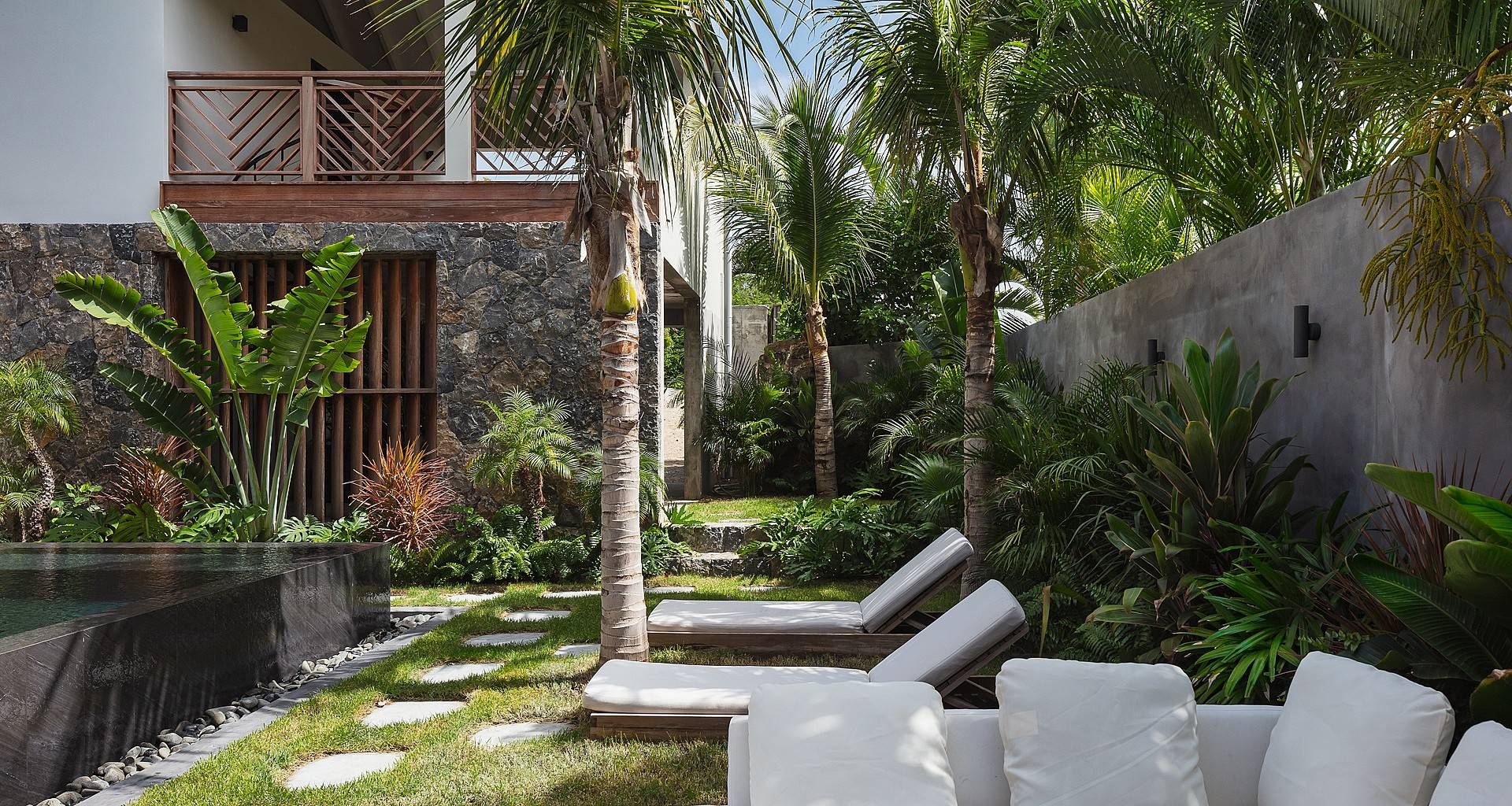 Villa Excuse My French