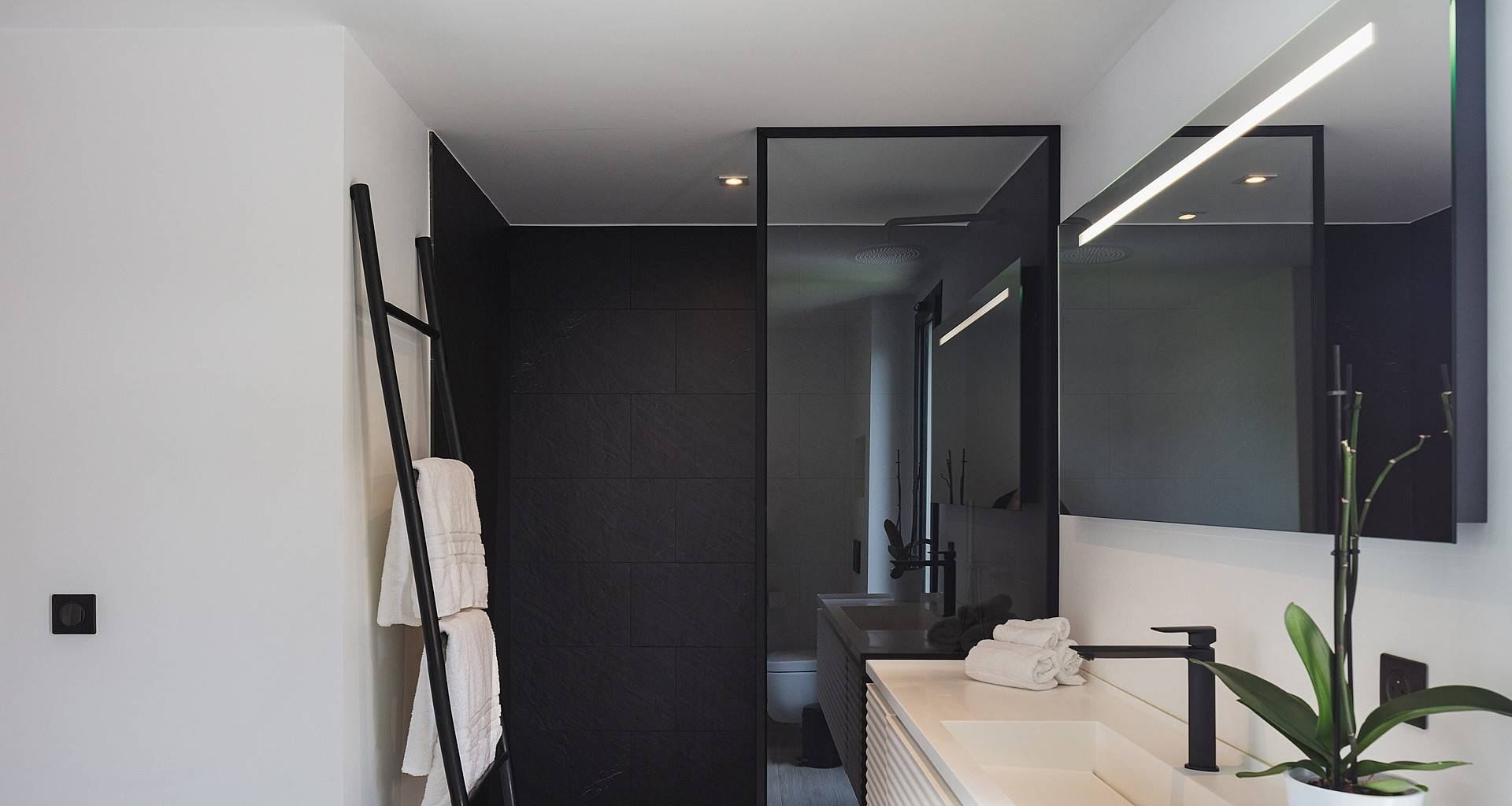 Villa Excuse My French