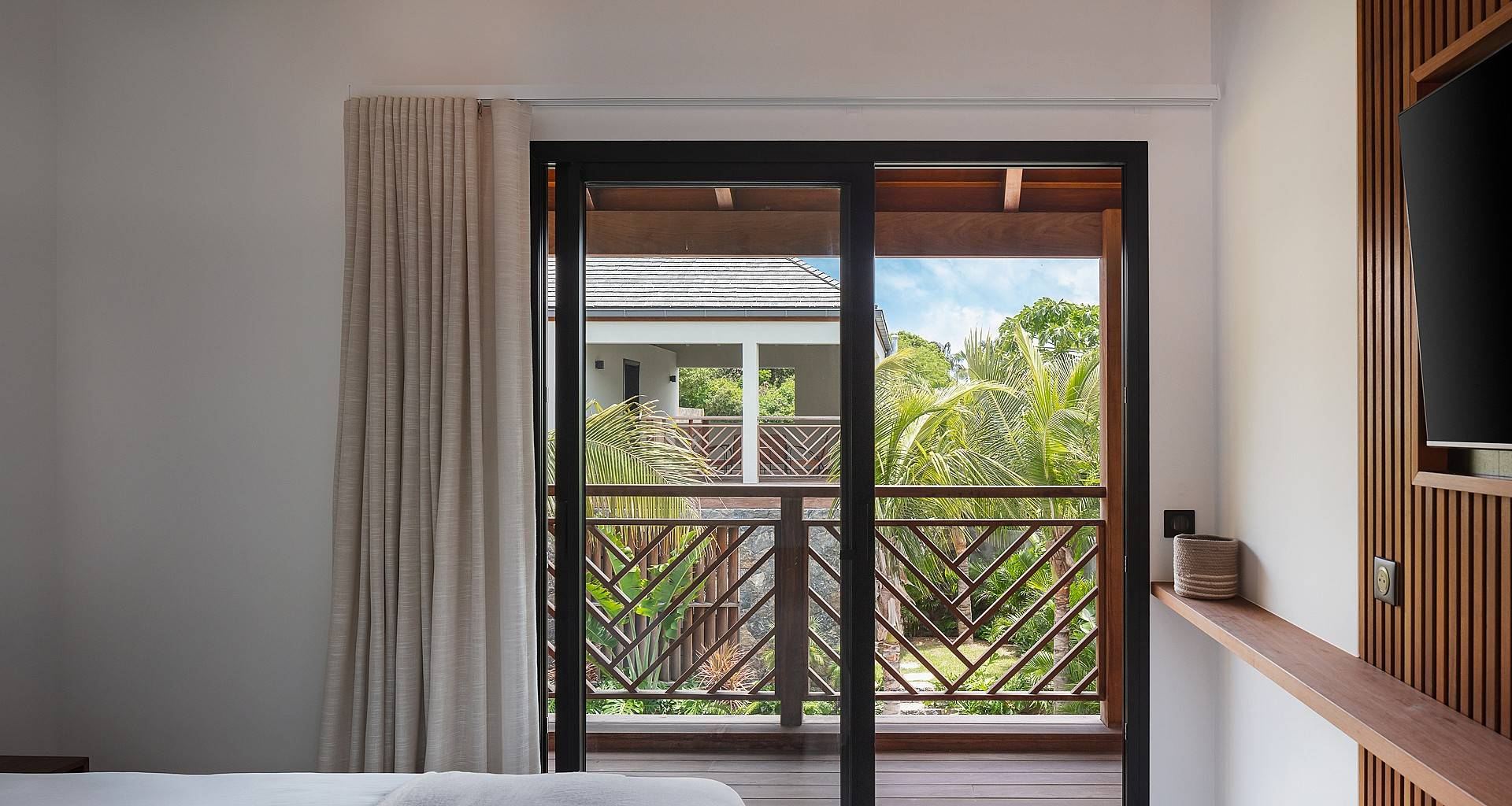 Villa Excuse My French