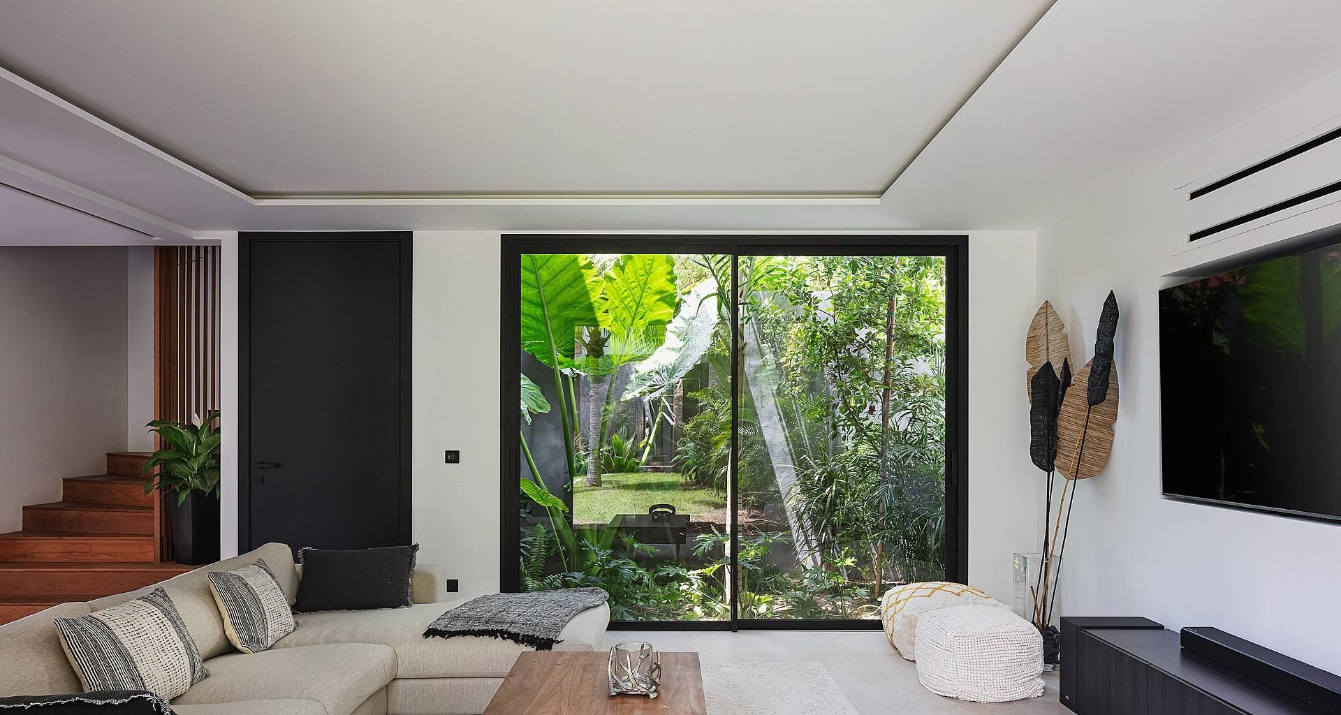 Villa Excuse My French