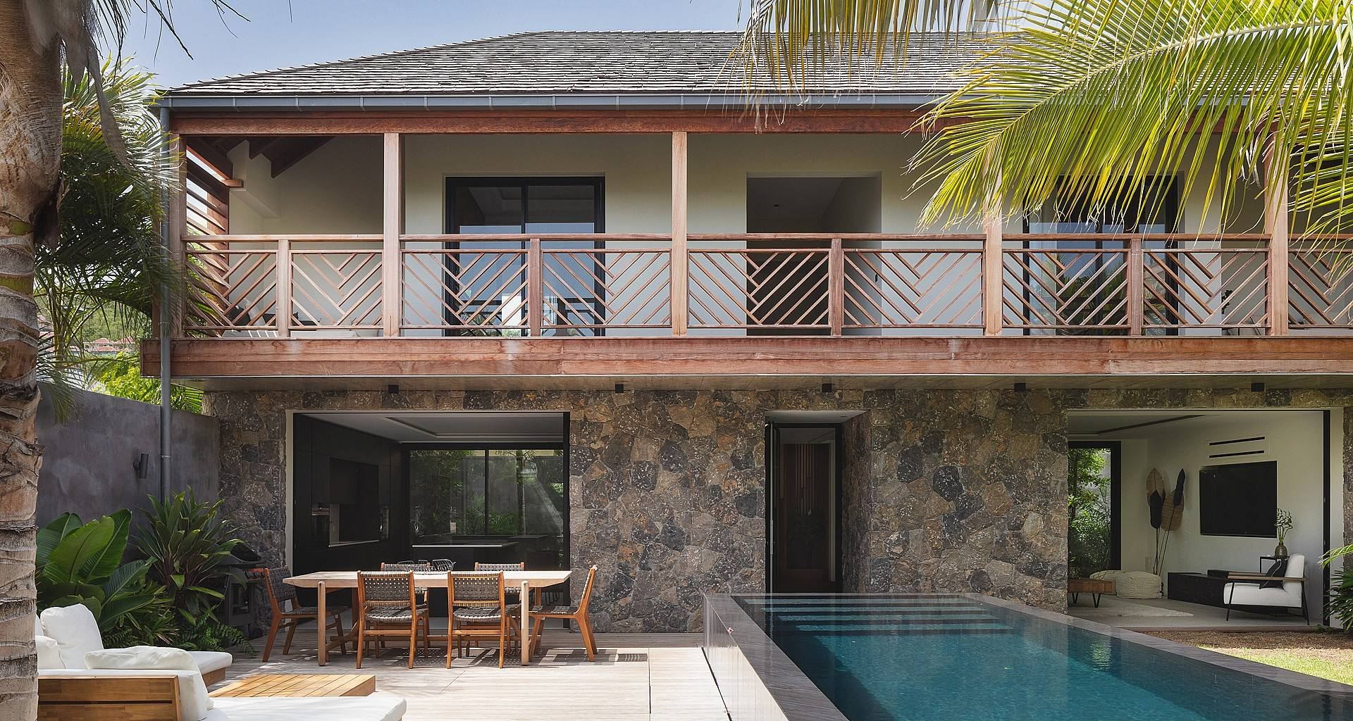 Villa Excuse My French