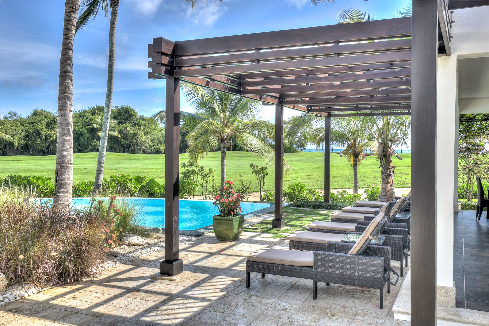 Villa Arrecife Estate