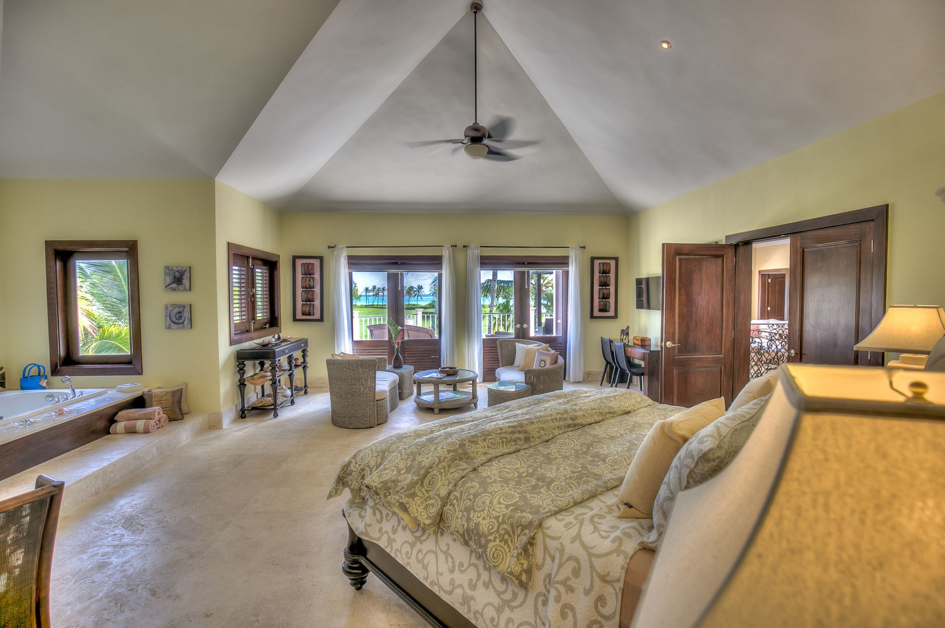 Villa Arrecife Estate