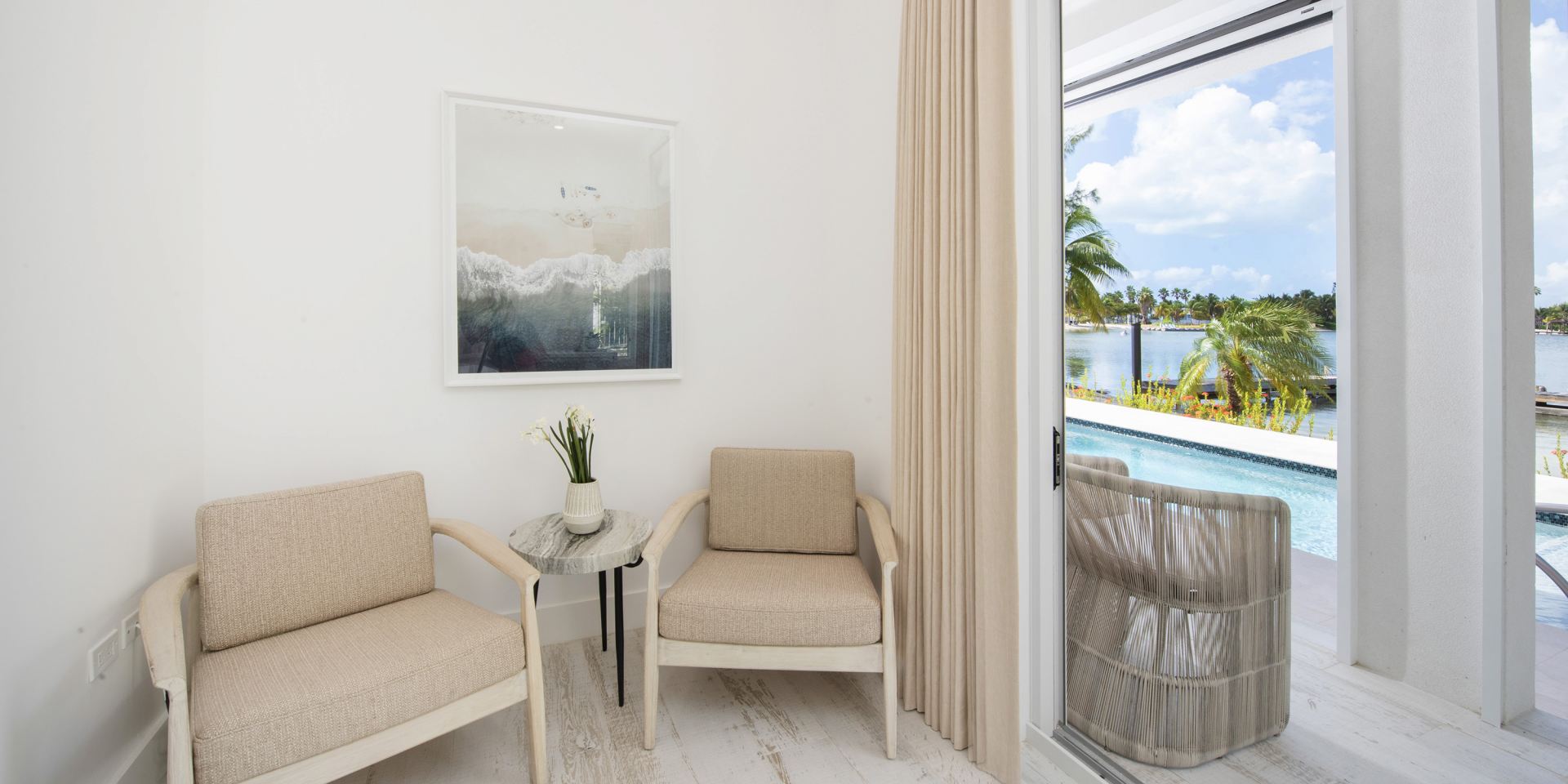 Villa Fantasea + Guesthouse