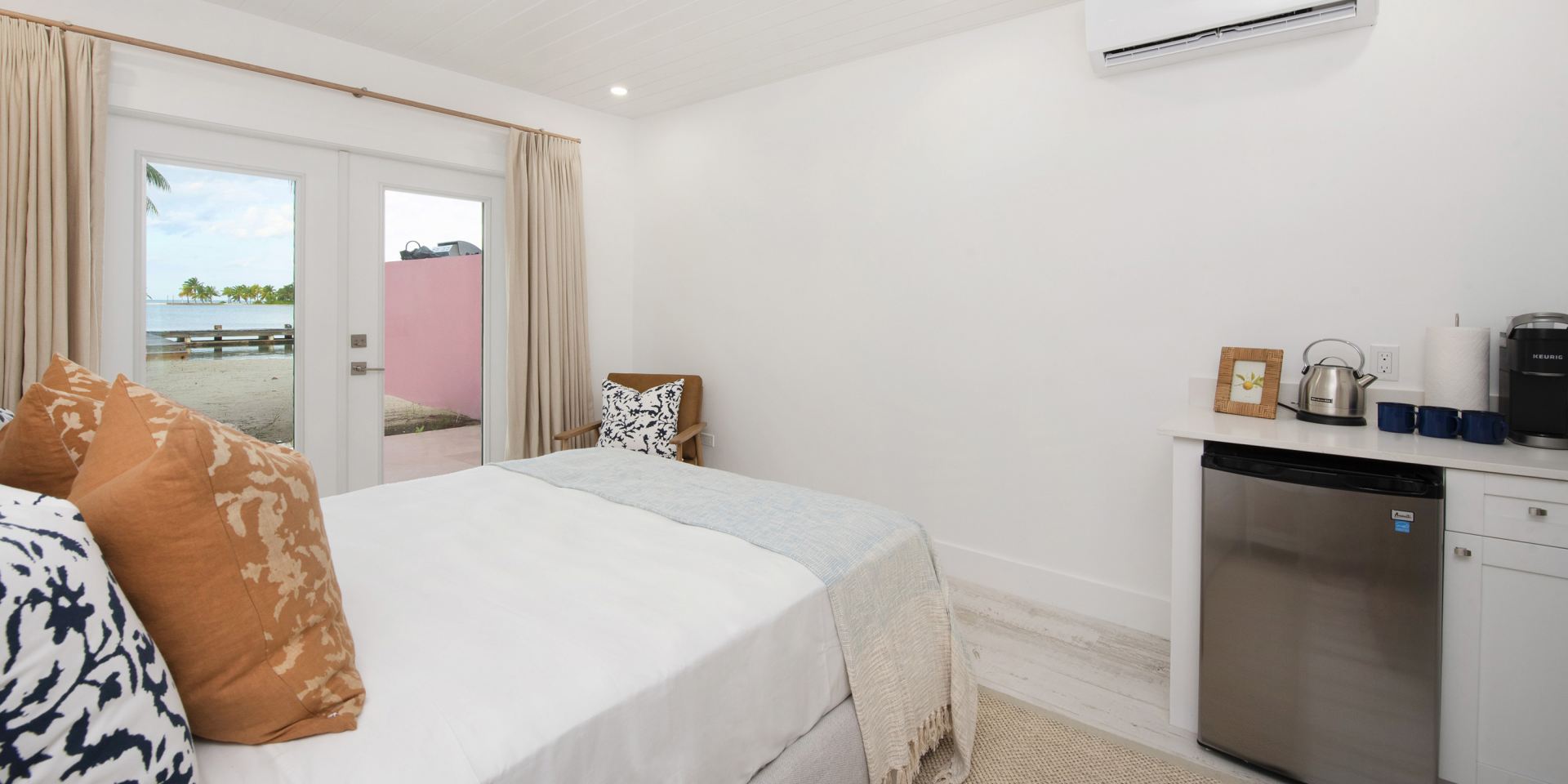 Villa Fantasea + Guesthouse