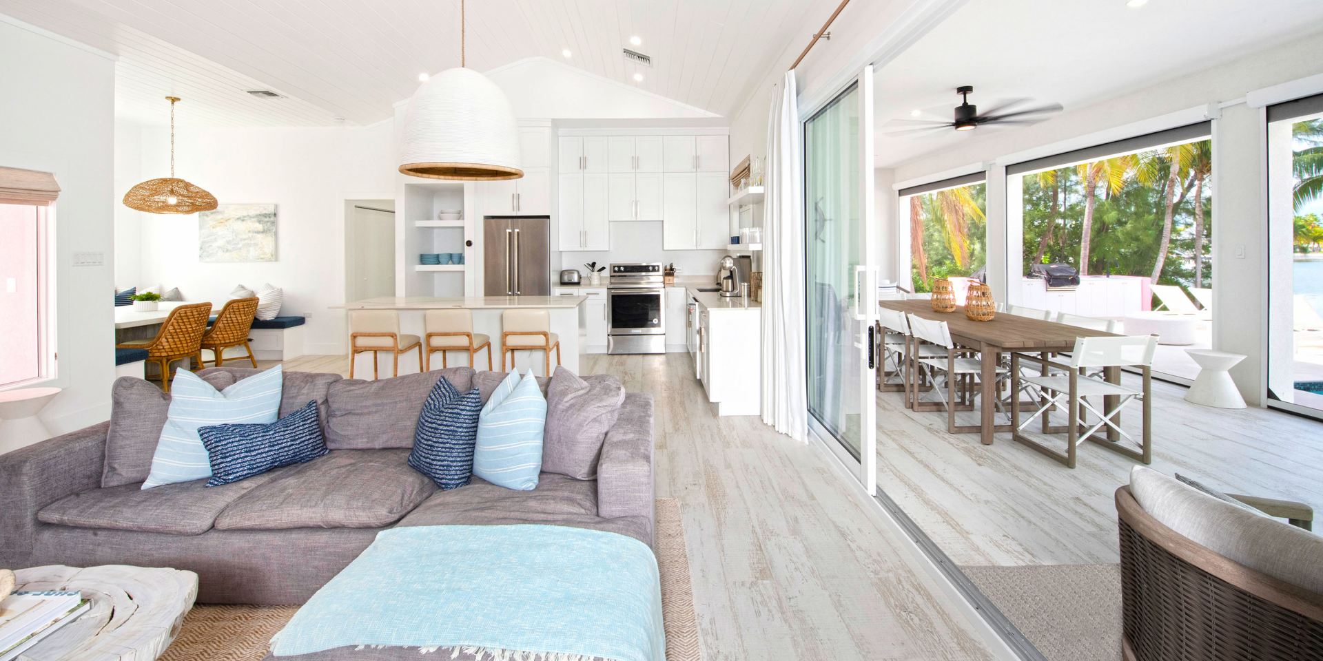 Villa Fantasea + Guesthouse