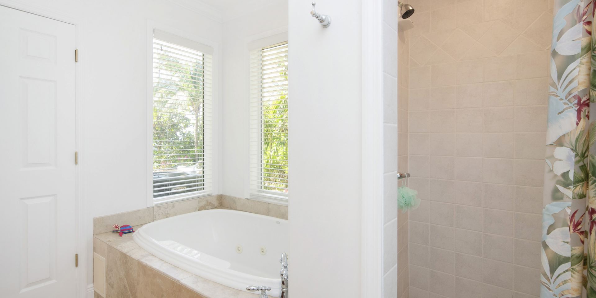 Villa Hidden Treasure + Guesthouse