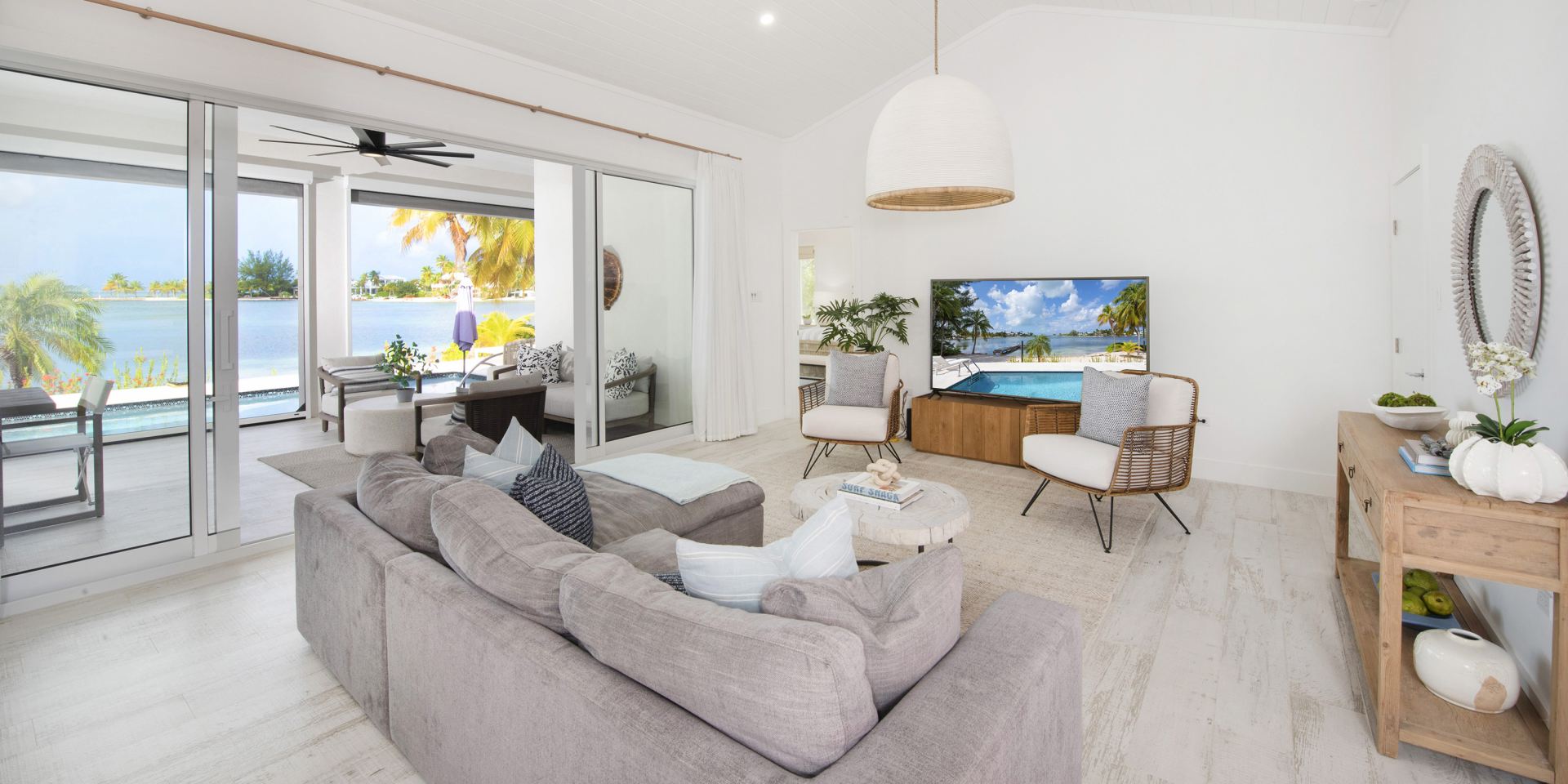 Villa Fantasea + Guesthouse