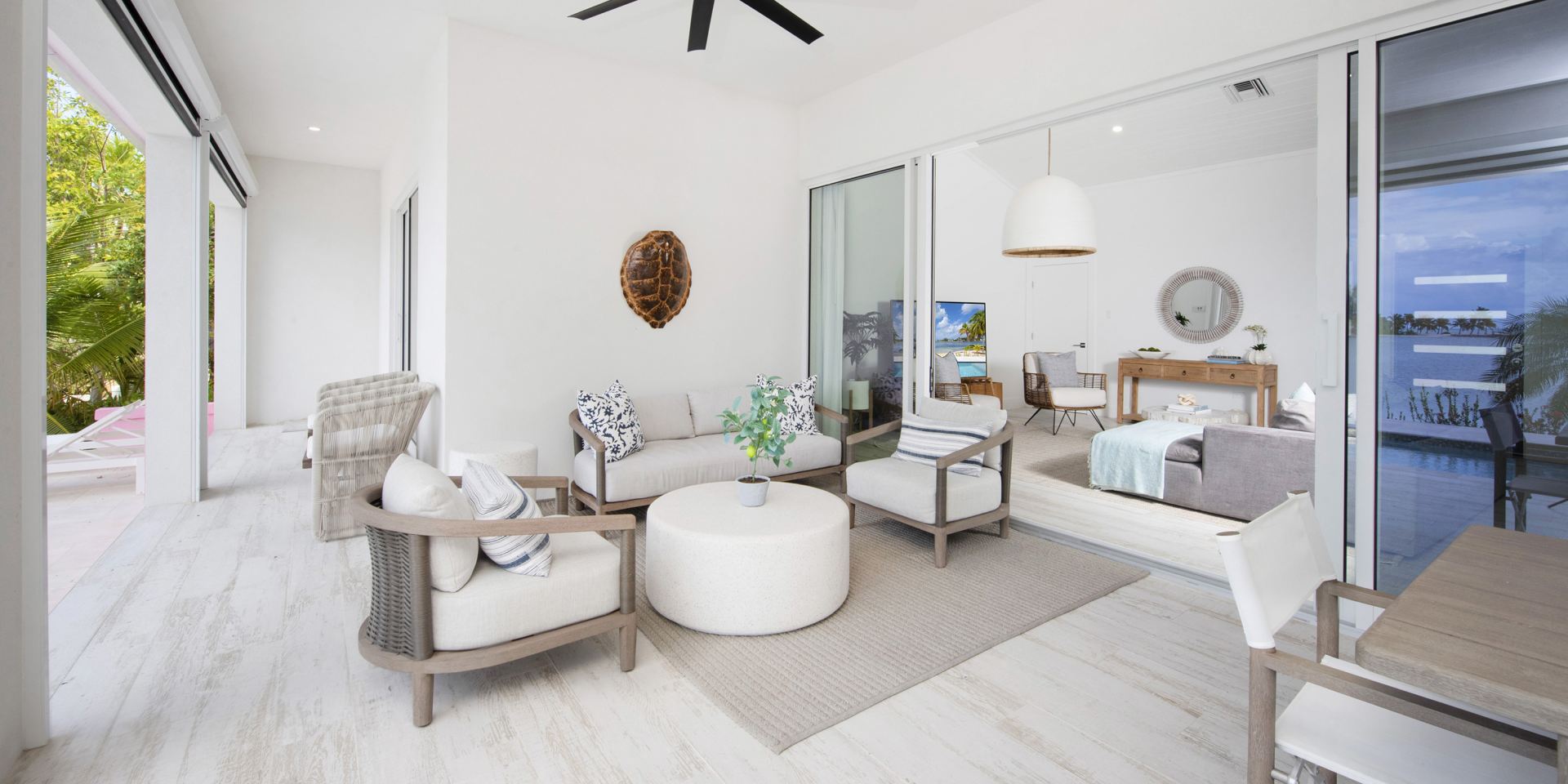 Villa Fantasea + Guesthouse