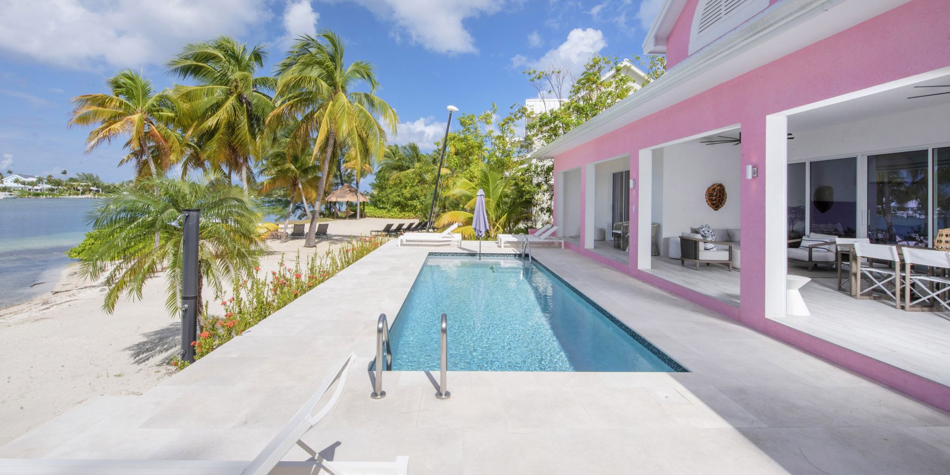 Villa Fantasea + Guesthouse