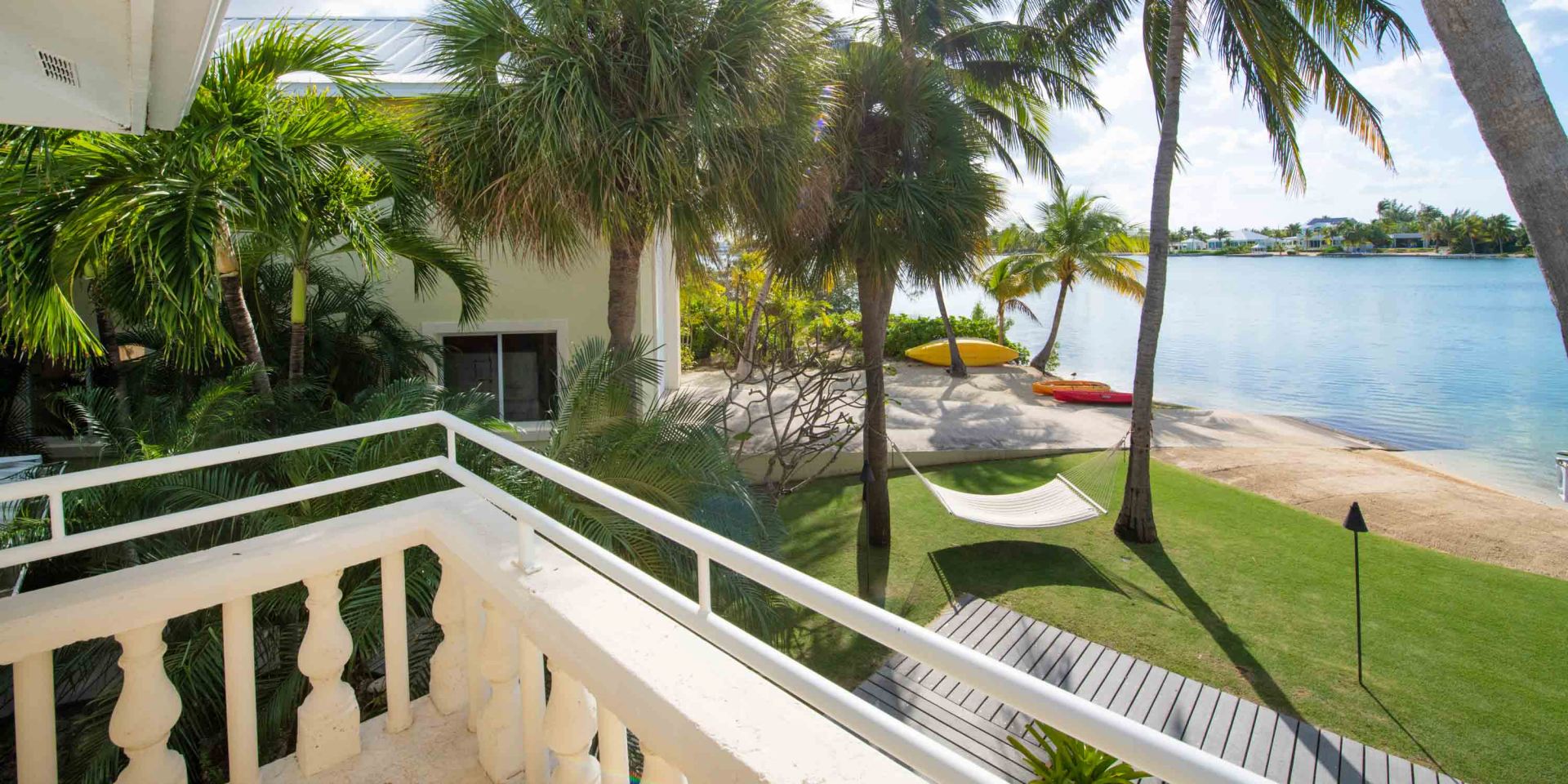 Villa Kaiku + Guesthouse